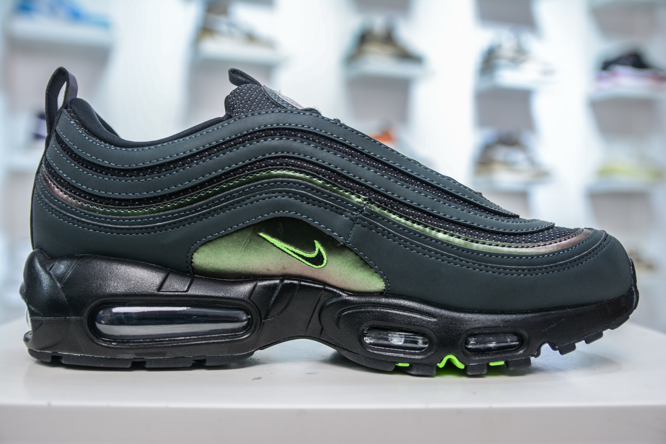Division St. x Nike Air Max 97 Ducks of a Feather Thunder 复刻黑灰 复古休闲跑步鞋 II1711-900