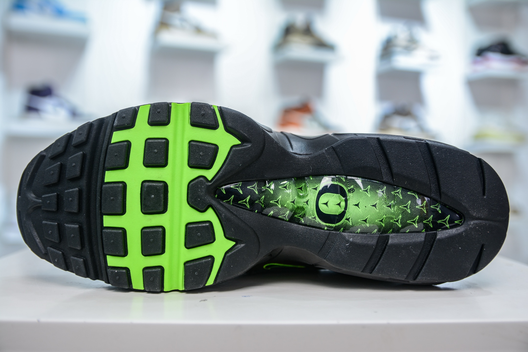 Division St. x Nike Air Max 97 Ducks of a Feather Thunder 复刻黑灰 复古休闲跑步鞋 II1711-900