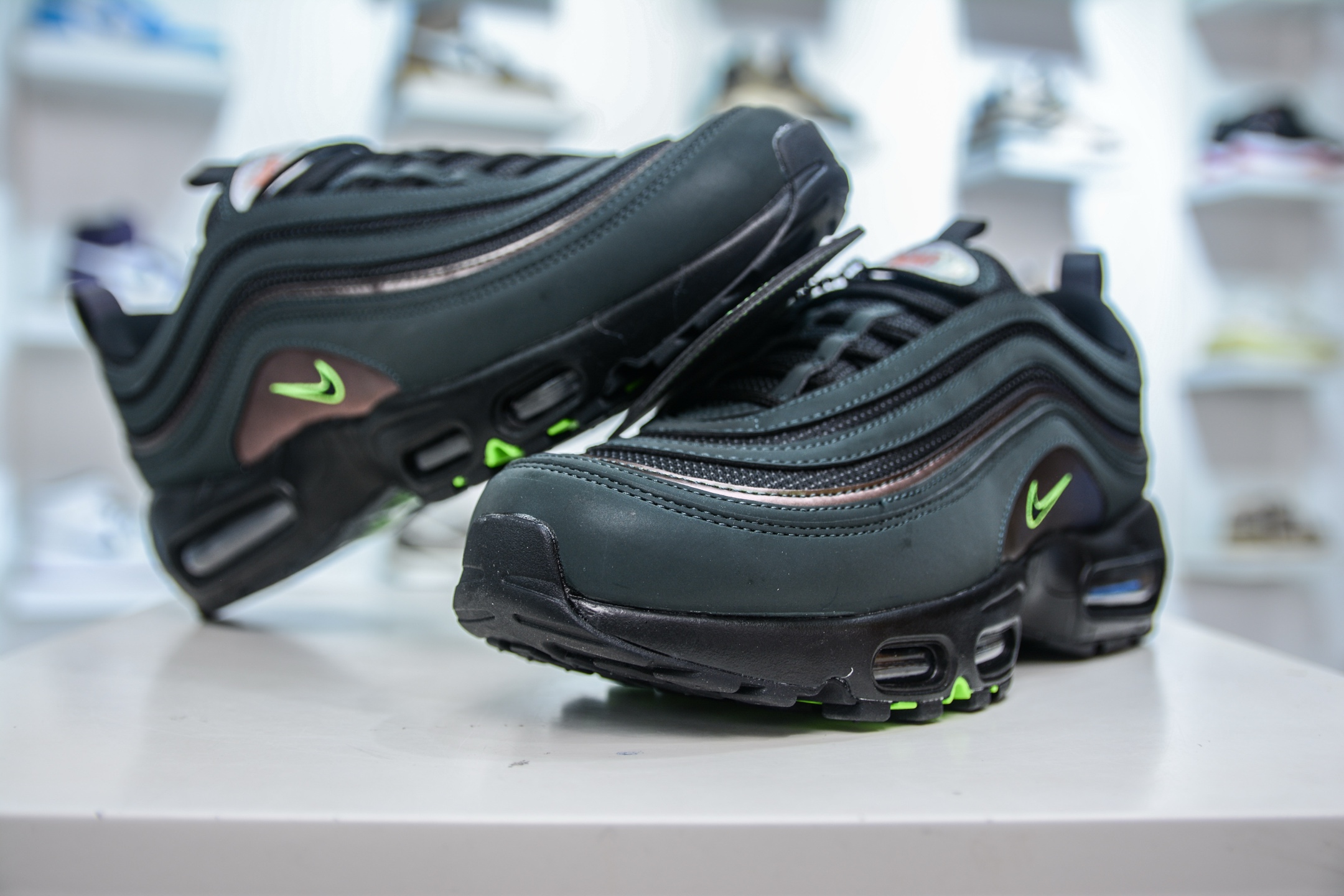 Division St. x Nike Air Max 97 Ducks of a Feather Thunder 复刻黑灰 复古休闲跑步鞋 II1711-900