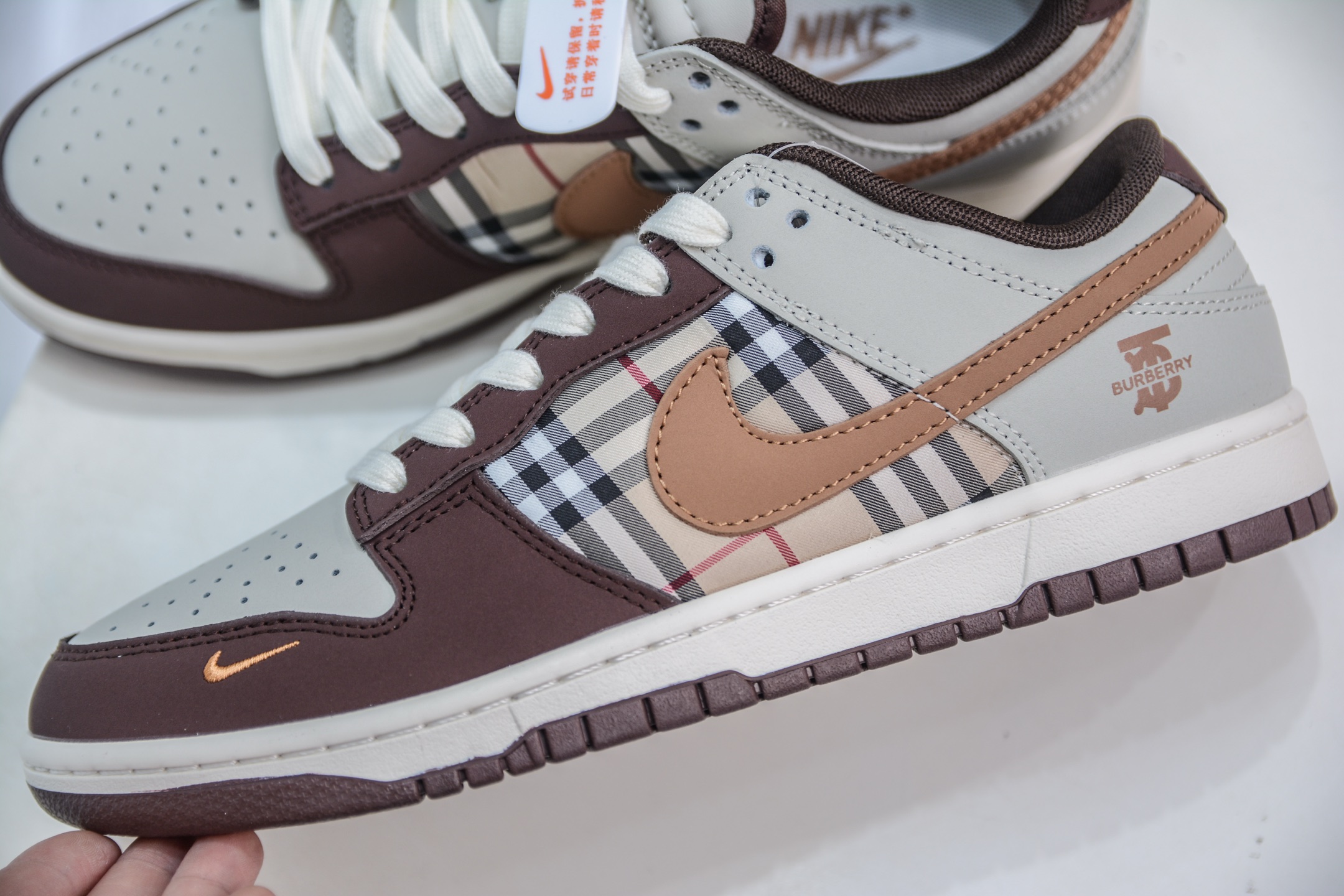 Nike SB Dunk Low x Burberry Brown Khaki Plaid Sneakers 7 i1748469766691 8994 0 6