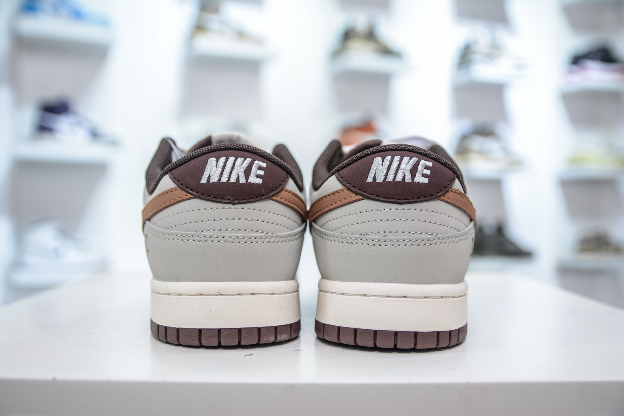 Nike SB Dunk Low x Burberry Brown Khaki Plaid Sneakers 2 i1748469766725 4886 0 1
