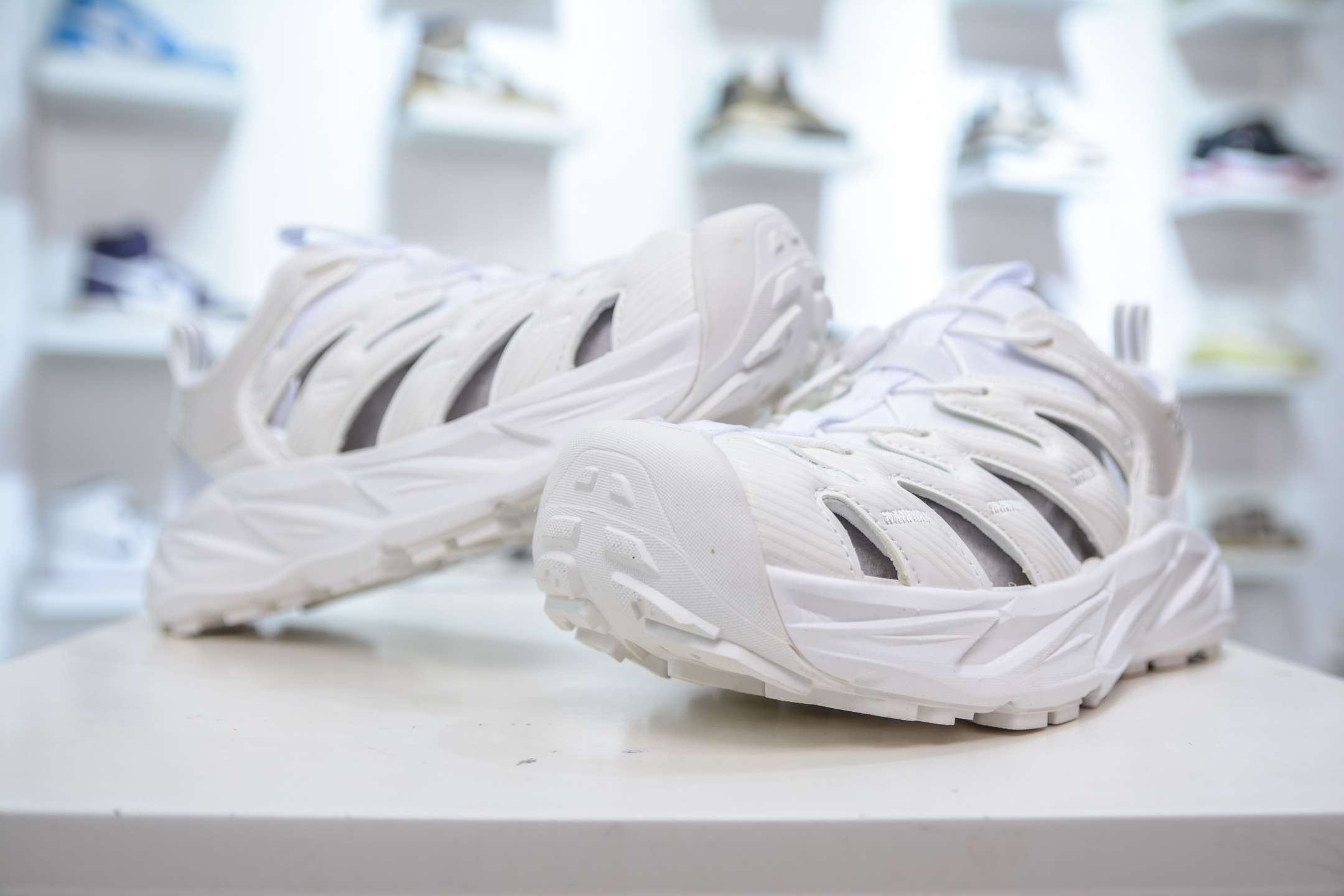 Hoka One One Hopara Sandal: Lightweight, Durable, and Perfect for Water Adventures 10 i1748470476131 7699 0 8