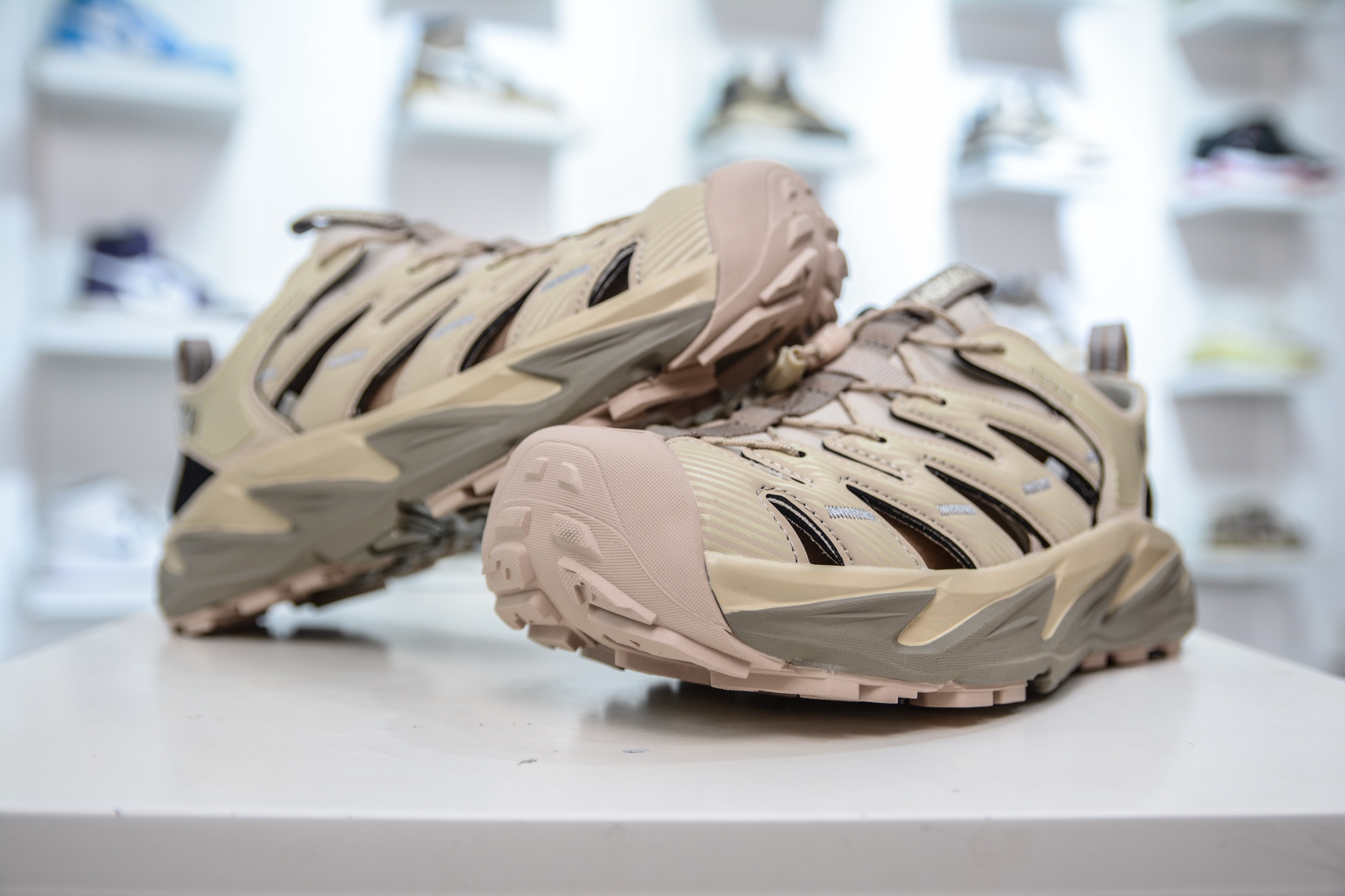 Hoka One One Hopara Sandal: Lightweight, Durable, and Perfect for Water Adventures 7 i1748470478184 424 0 5