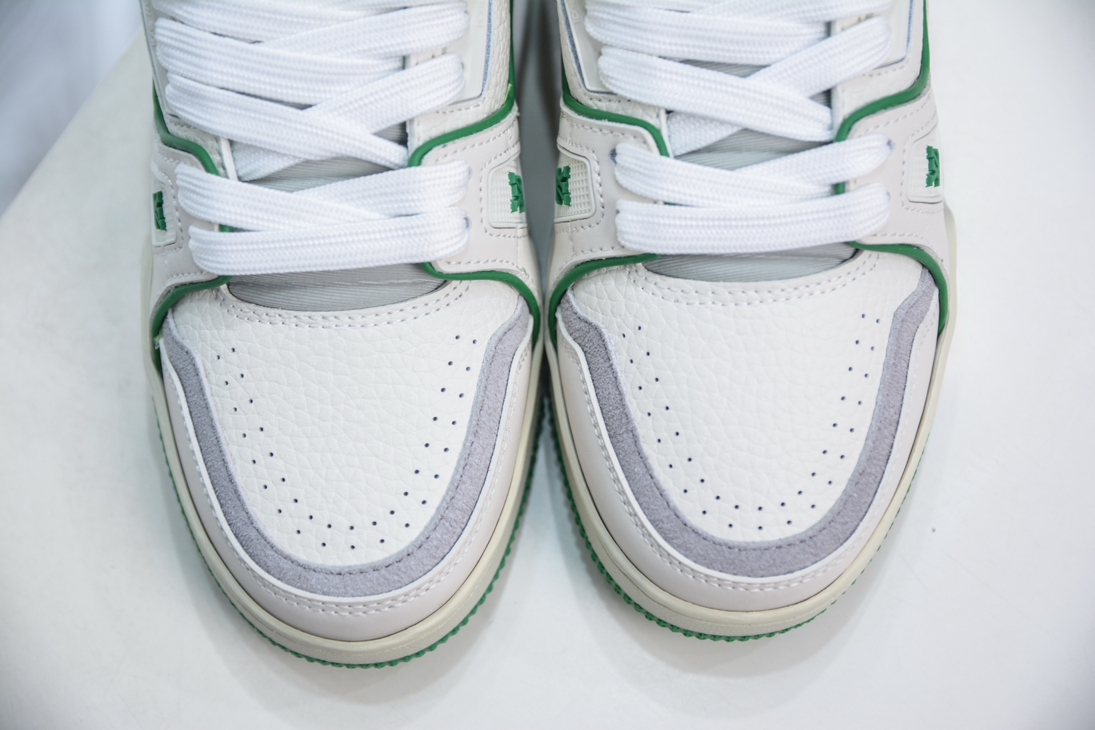 Louis Vuitton Trainer Sneaker: Fashion-Forward Style with Premium Comfort 9 i1748470588410 2391 0 8
