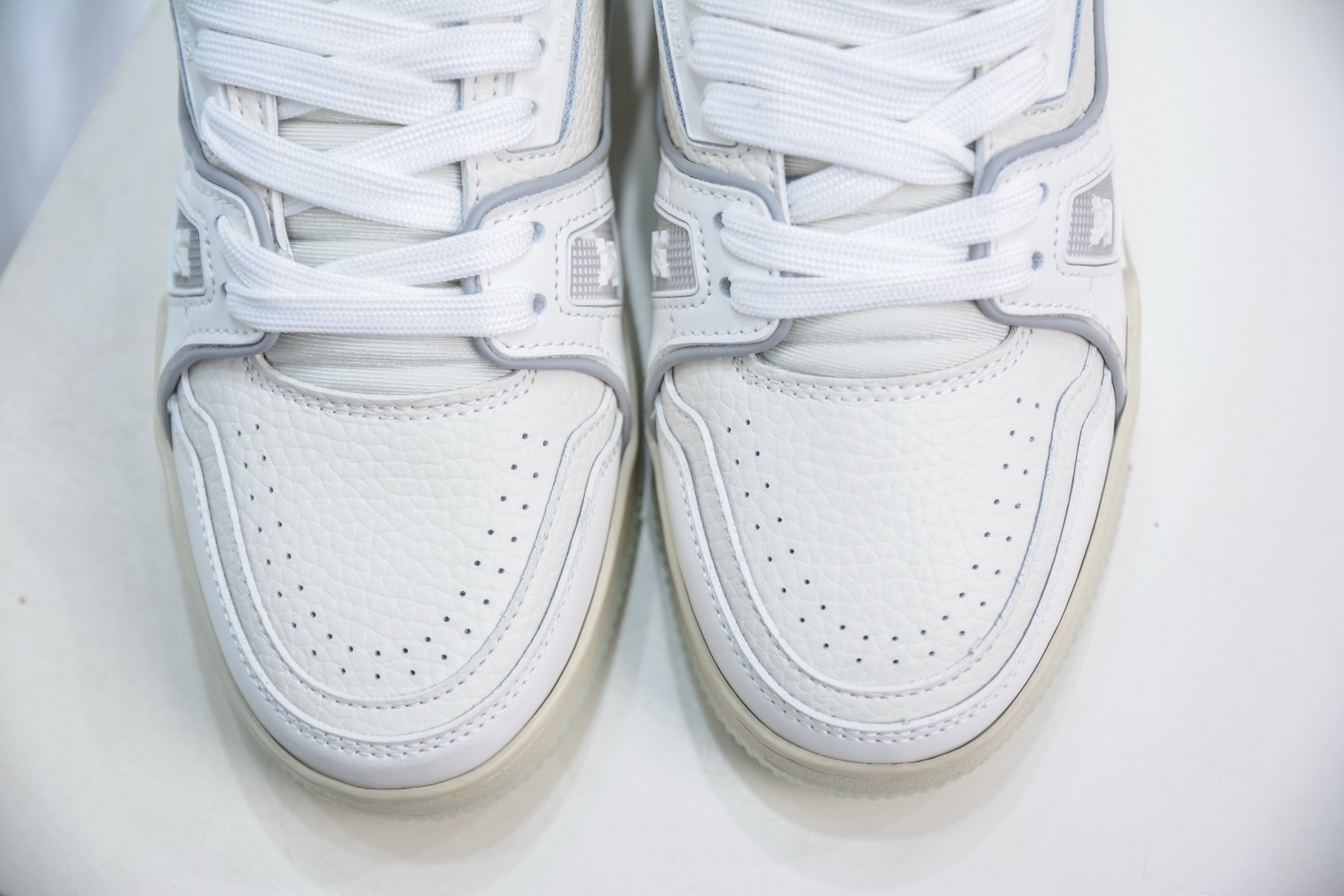 Louis Vuitton Trainer Sneaker: Fashionable, Comfortable, and High-Quality 9 i1748470713886 1793 0 8