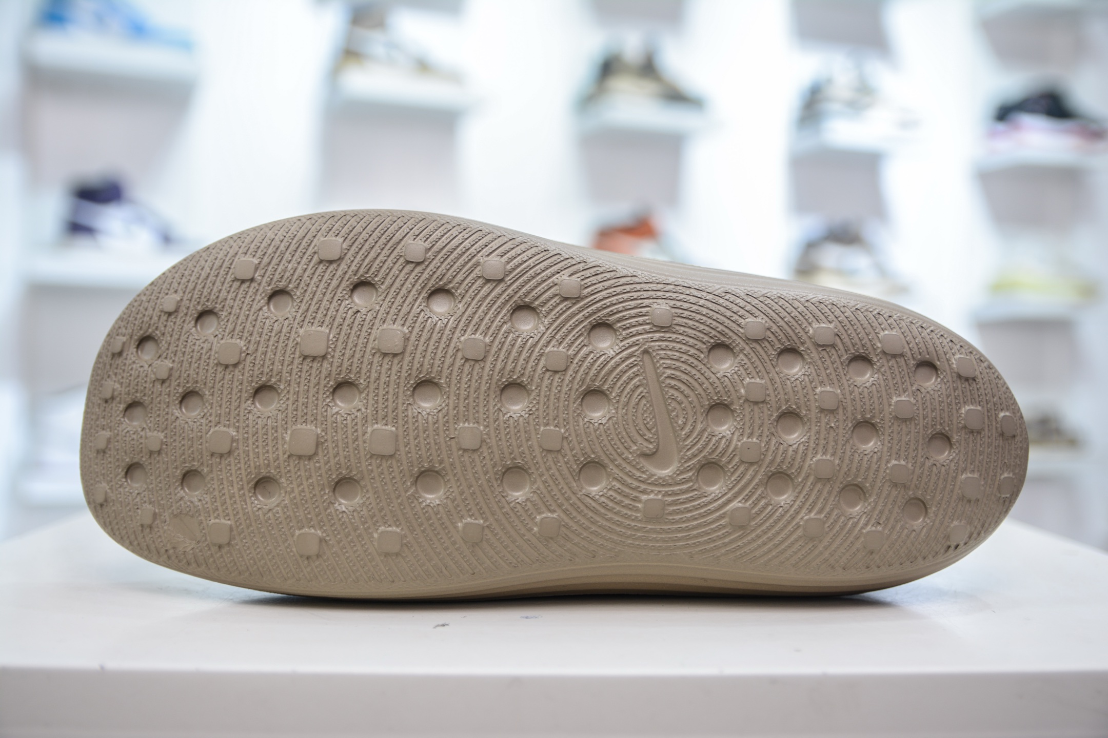 Nike ReactX Rejuven8 Slide: Lightweight, Durable, and Stylish Comfort Shoes 5 i1748542792348 134 0 4