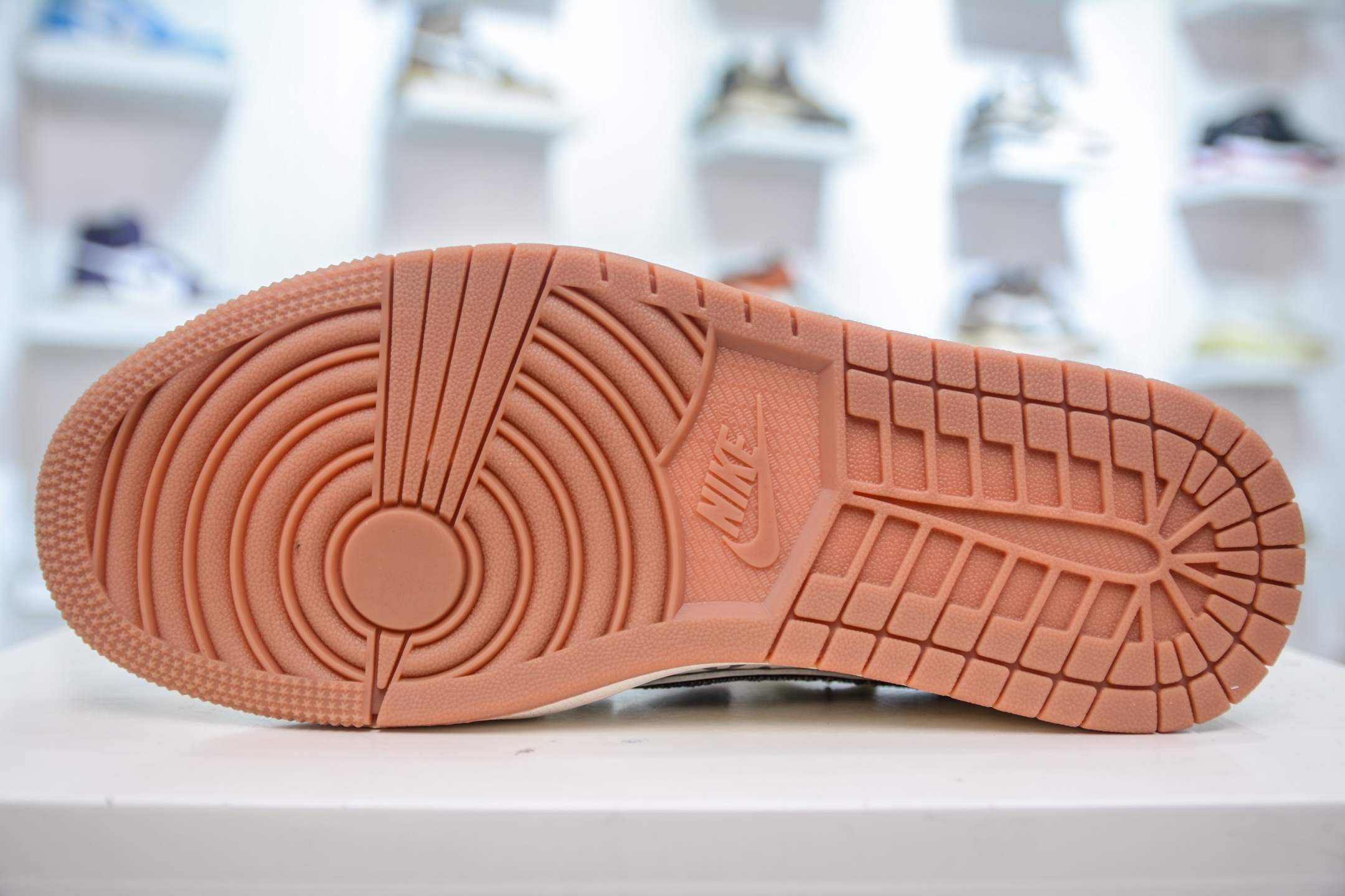 Travis Scott x Nike Air Jordan 1 Low X Louis Vuitton LV联名-米白生胶绑带 DM6868-110