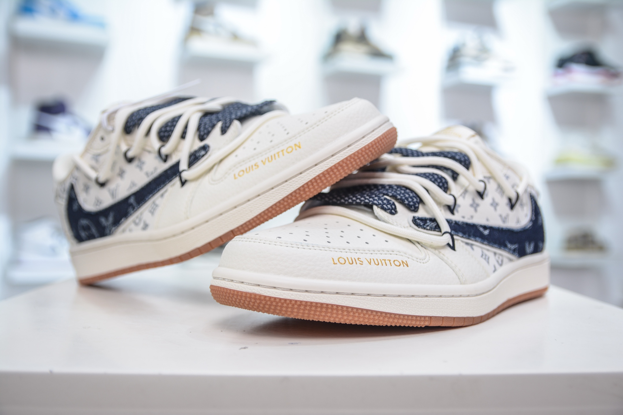 Travis Scott x Nike Air Jordan 1 Low X Louis Vuitton LV联名-米白生胶绑带 DM6868-110