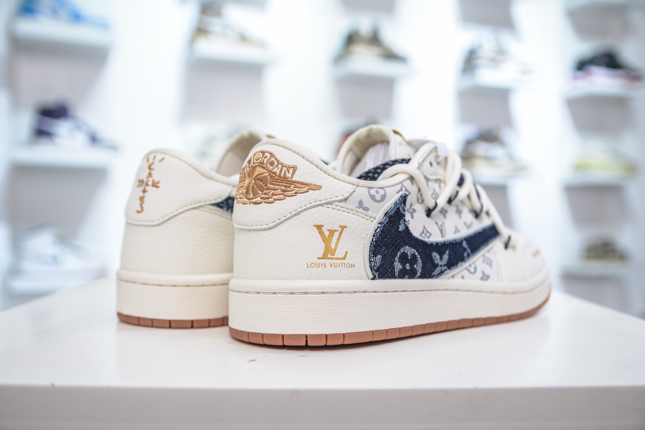 Travis Scott x Nike Air Jordan 1 Low X Louis Vuitton LV联名-米白生胶绑带 DM6868-110
