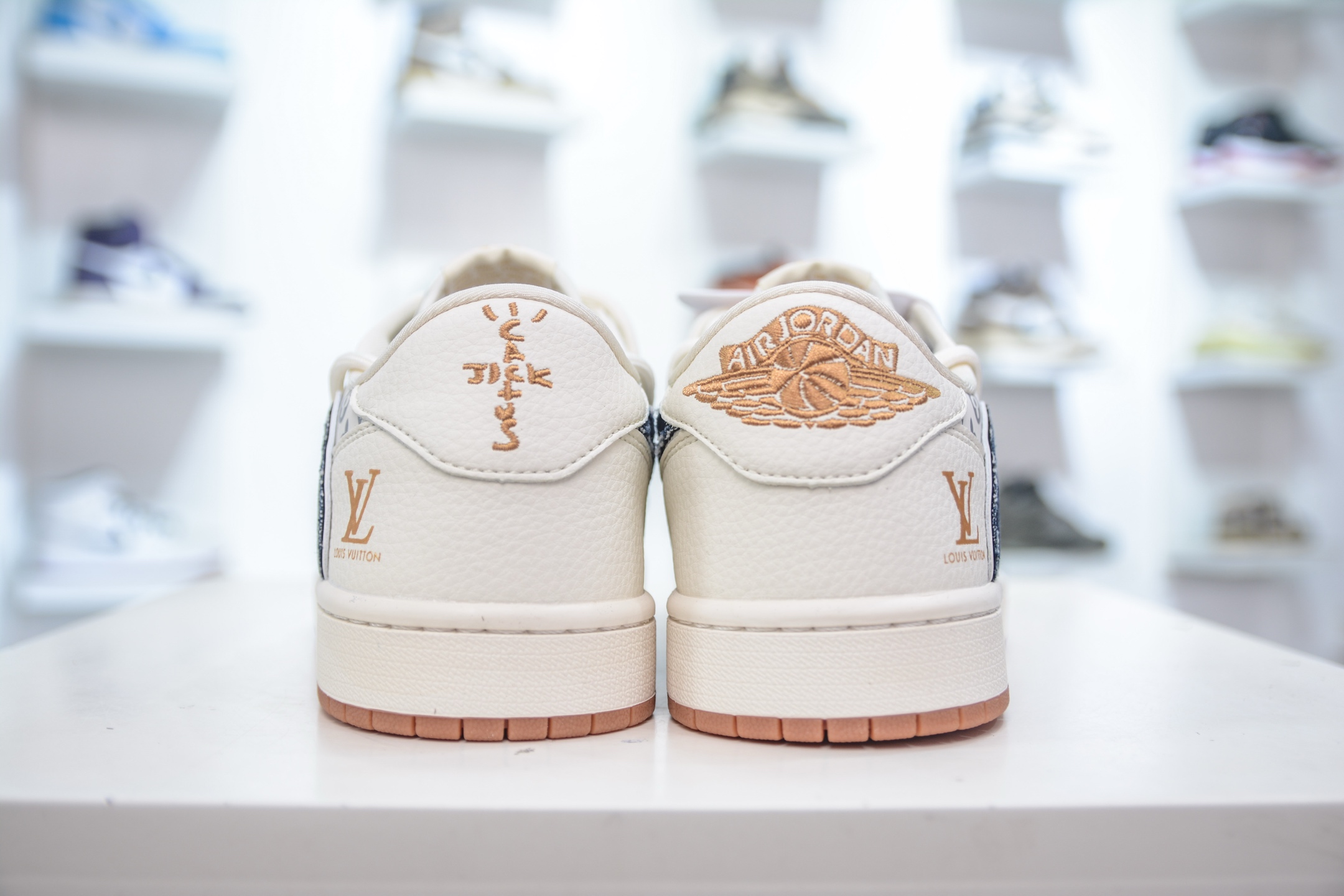 Travis Scott x Nike Air Jordan 1 Low X Louis Vuitton LV联名-米白生胶绑带 DM6868-110