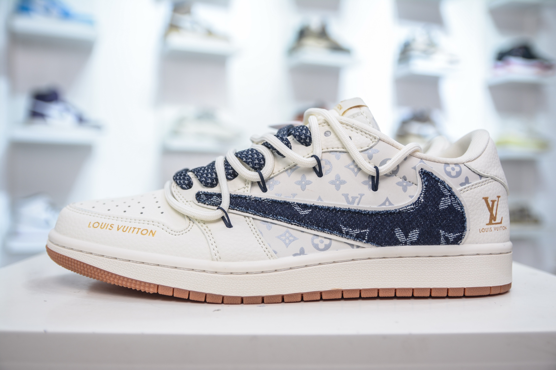 Travis Scott x Nike Air Jordan 1 Low X Louis Vuitton LV联名-米白生胶绑带 DM6868-110