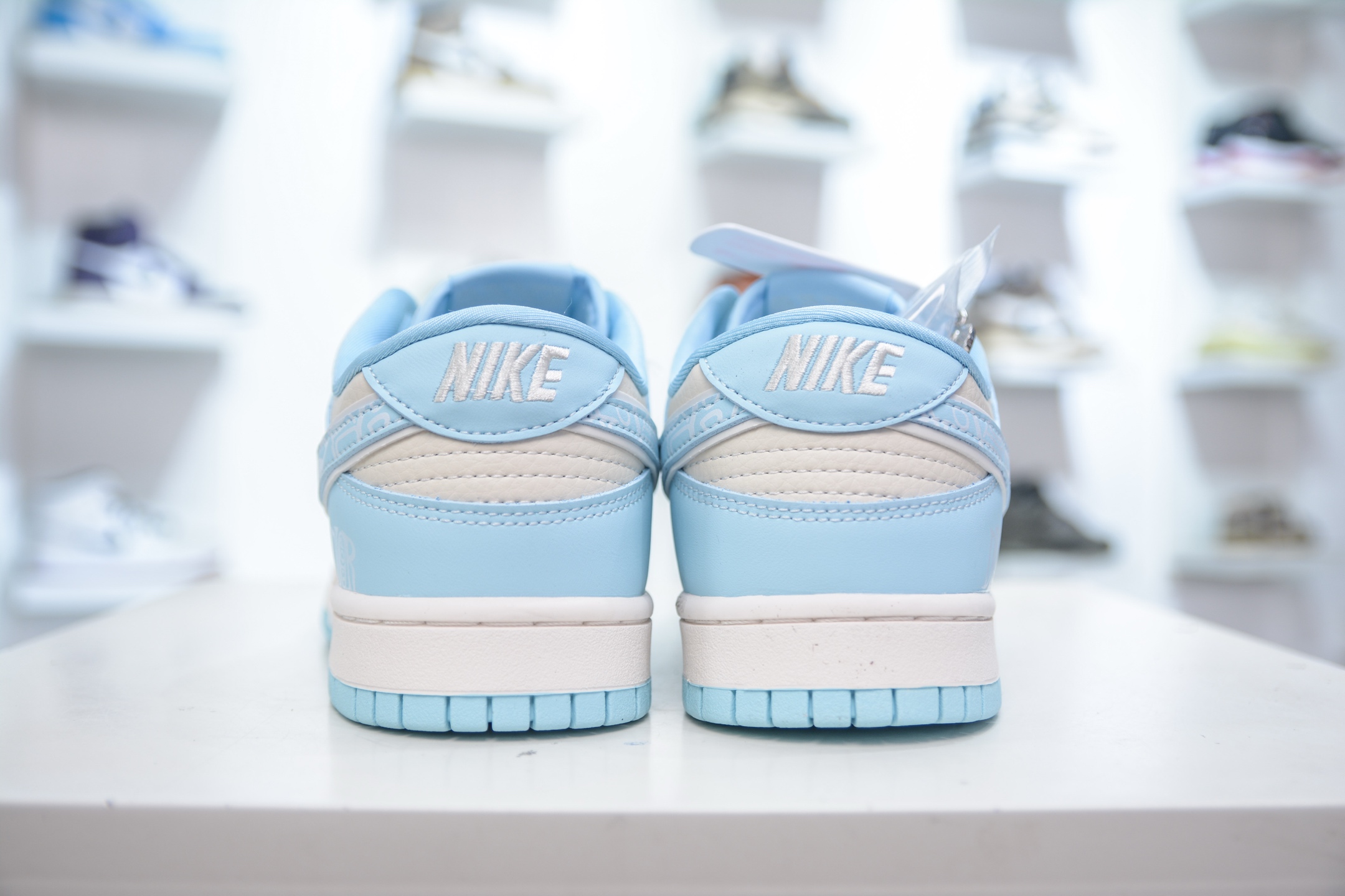 Nike SB Dunk Low x Dior White Blue, Premium Leather, Excellent Comfort 2 i1748543180360 3068 0 1
