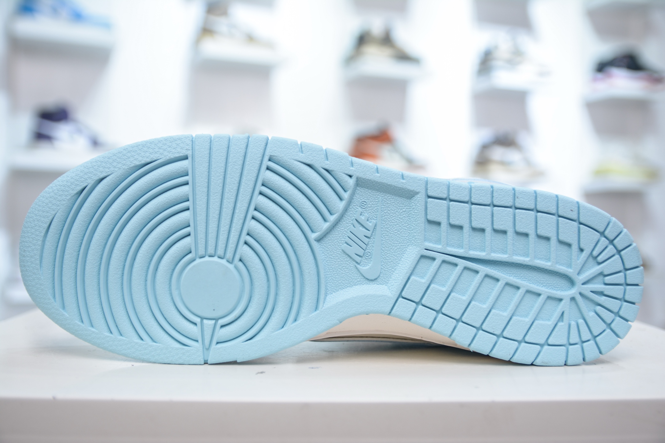 Nike SB Dunk Low x Dior White Blue, Premium Leather, Excellent Comfort 5 i1748543180397 3858 0 4