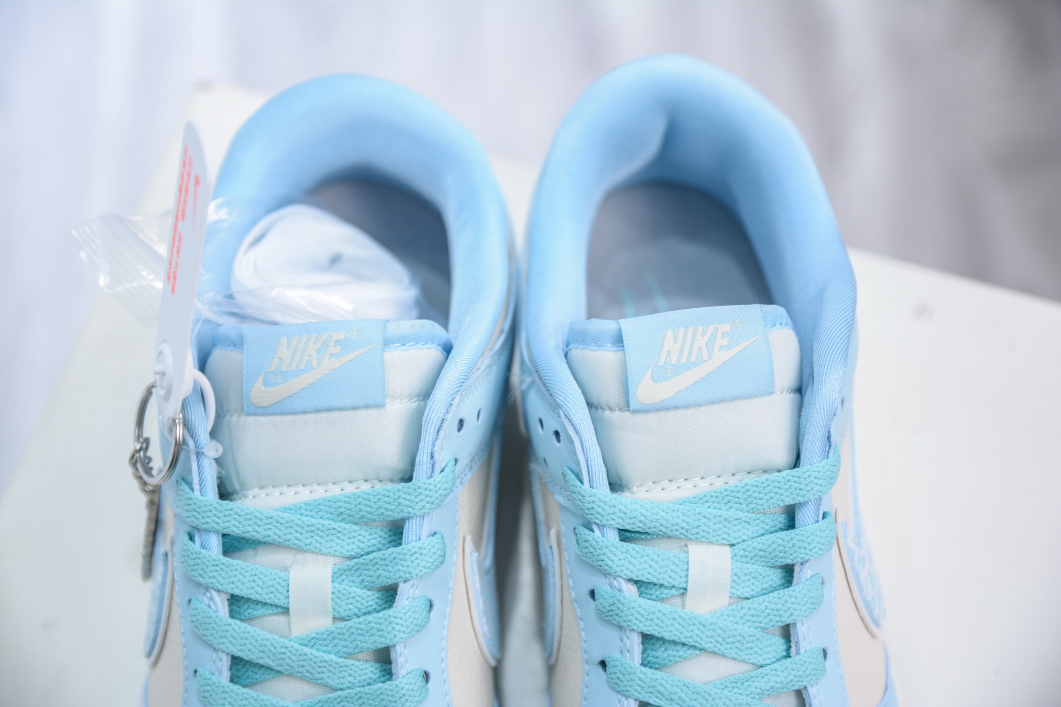 Nike SB Dunk Low x Dior White Blue, Premium Leather, Excellent Comfort 8 i1748543180404 3422 0 7