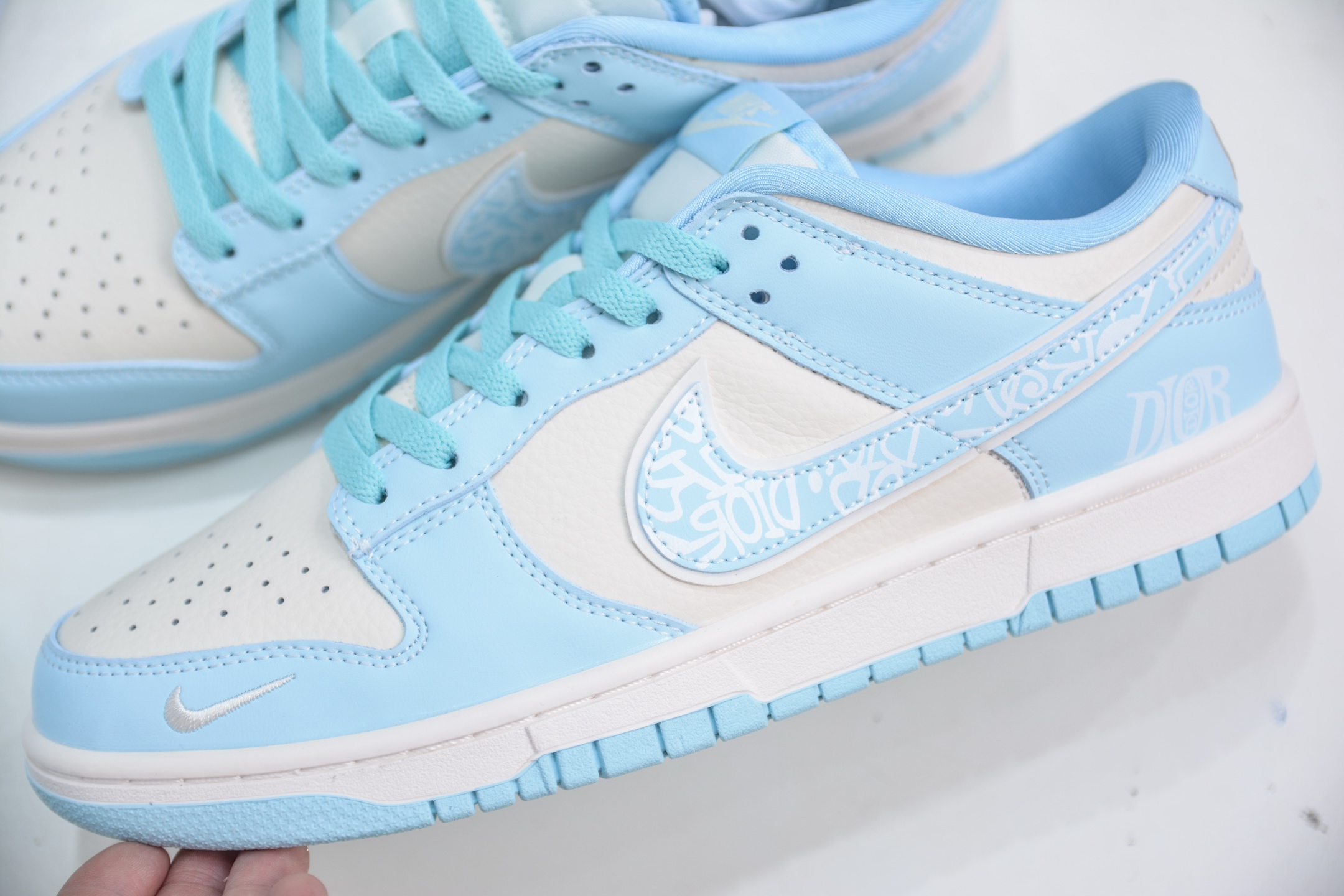 Nike SB Dunk Low x Dior White Blue, Premium Leather, Excellent Comfort 7 i1748543181460 6624 0 6