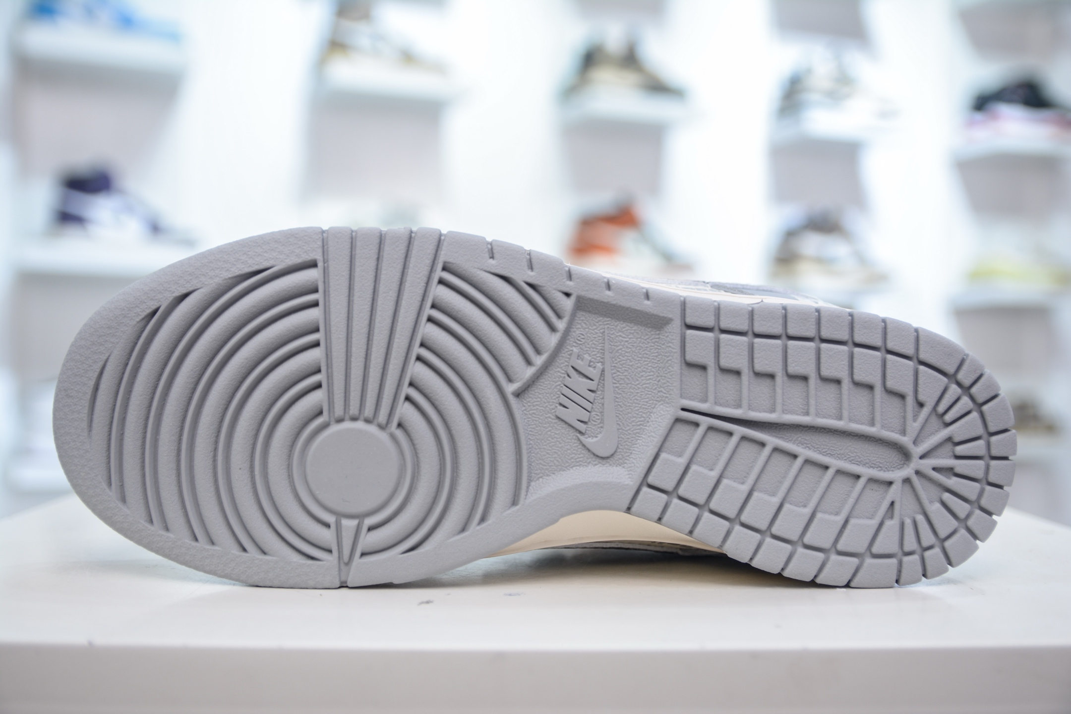 Nike SB Dunk Low x Stussy White Grey Sneakers - Original Leather, Perfect Details 6 i1748543228622 8606 0 4