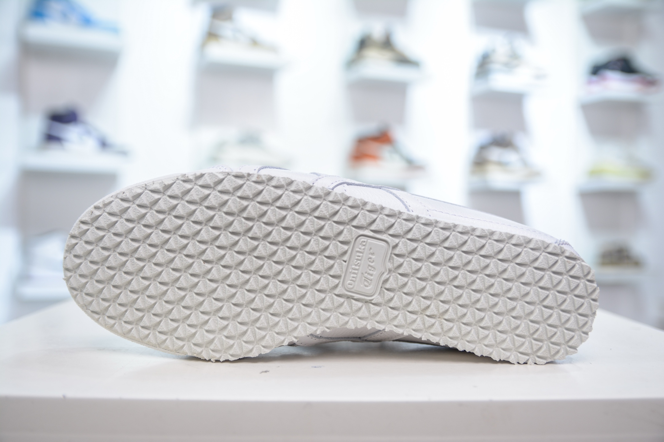 YC版 Asics 鬼冢虎 Mexico 66 白色 1183A844-100