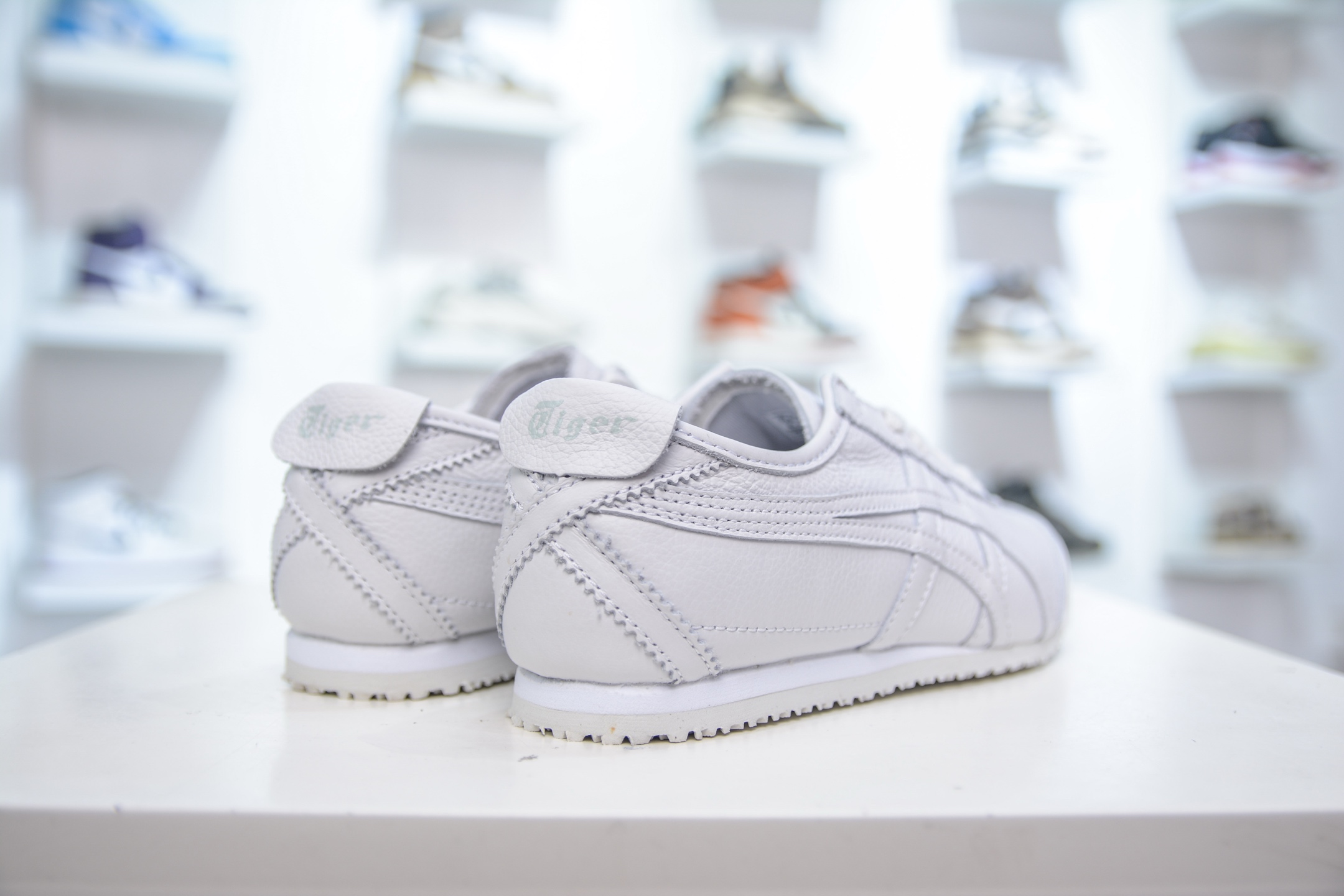 YC版 Asics 鬼冢虎 Mexico 66 白色 1183A844-100
