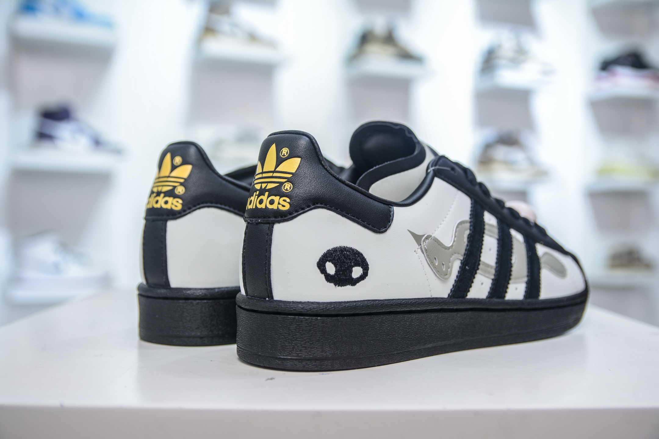 OFFGOD x AD Originals Superstar 82 联名灰黑贝壳头 JQ8778