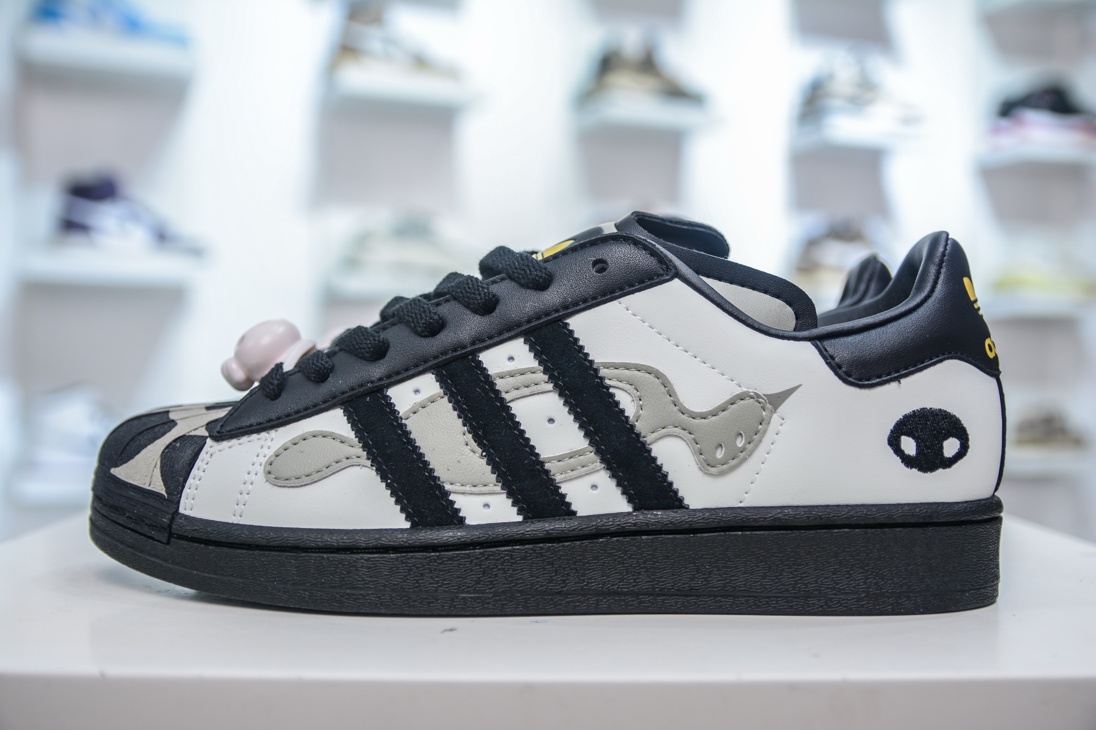 OFFGOD x AD Originals Superstar 82 联名灰黑贝壳头 JQ8778