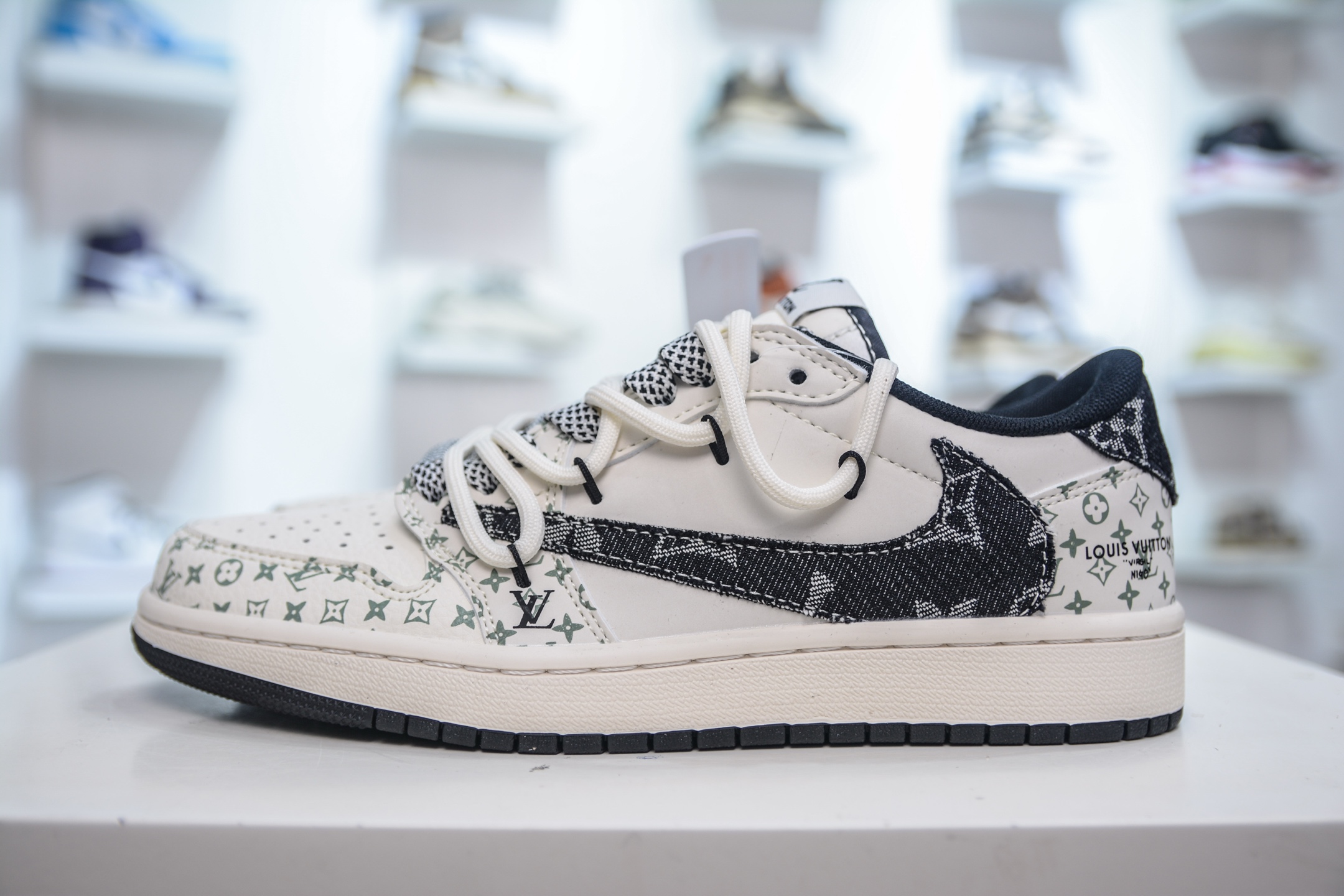 Travis Scott x Nike Air Jordan 1 Low X Louis Vuitton LV联名-米白黑牛仔绑带 YX5066-325 Travis Scott x Nike Air Jordan 1 Low X Louis Vuitton LV联名-米白黑牛仔绑带 YX5066-325