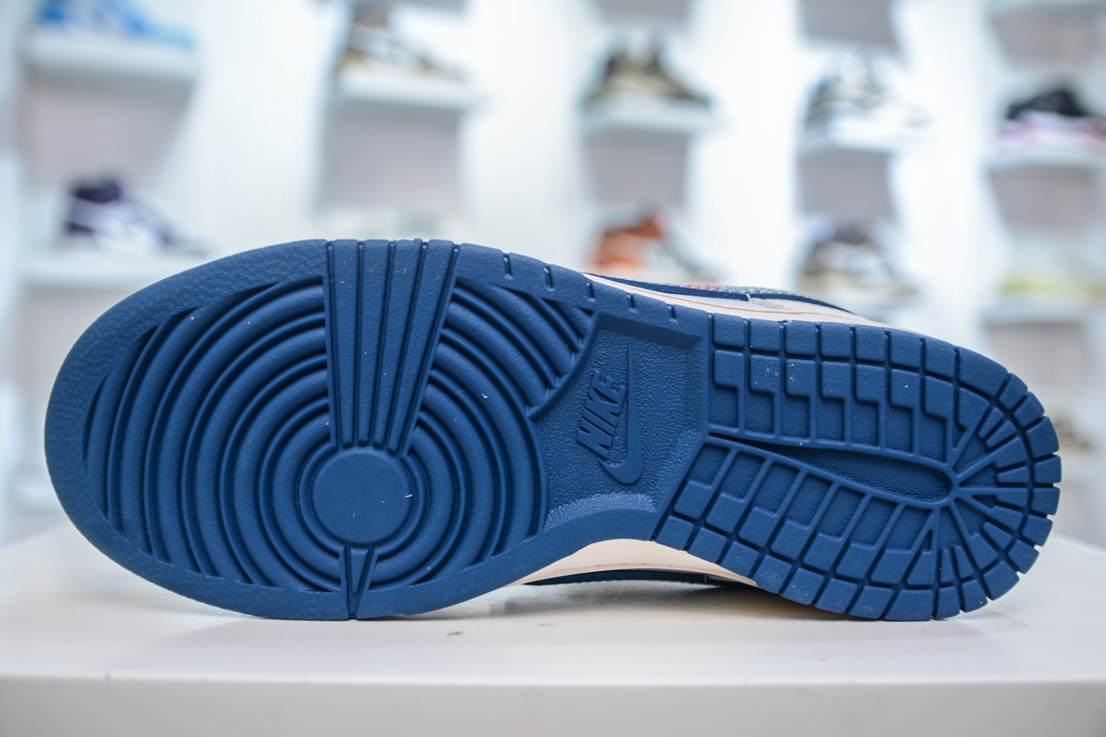 Nike SB Dunk Low 问界M9联名-蓝彩勾  FC1688-235