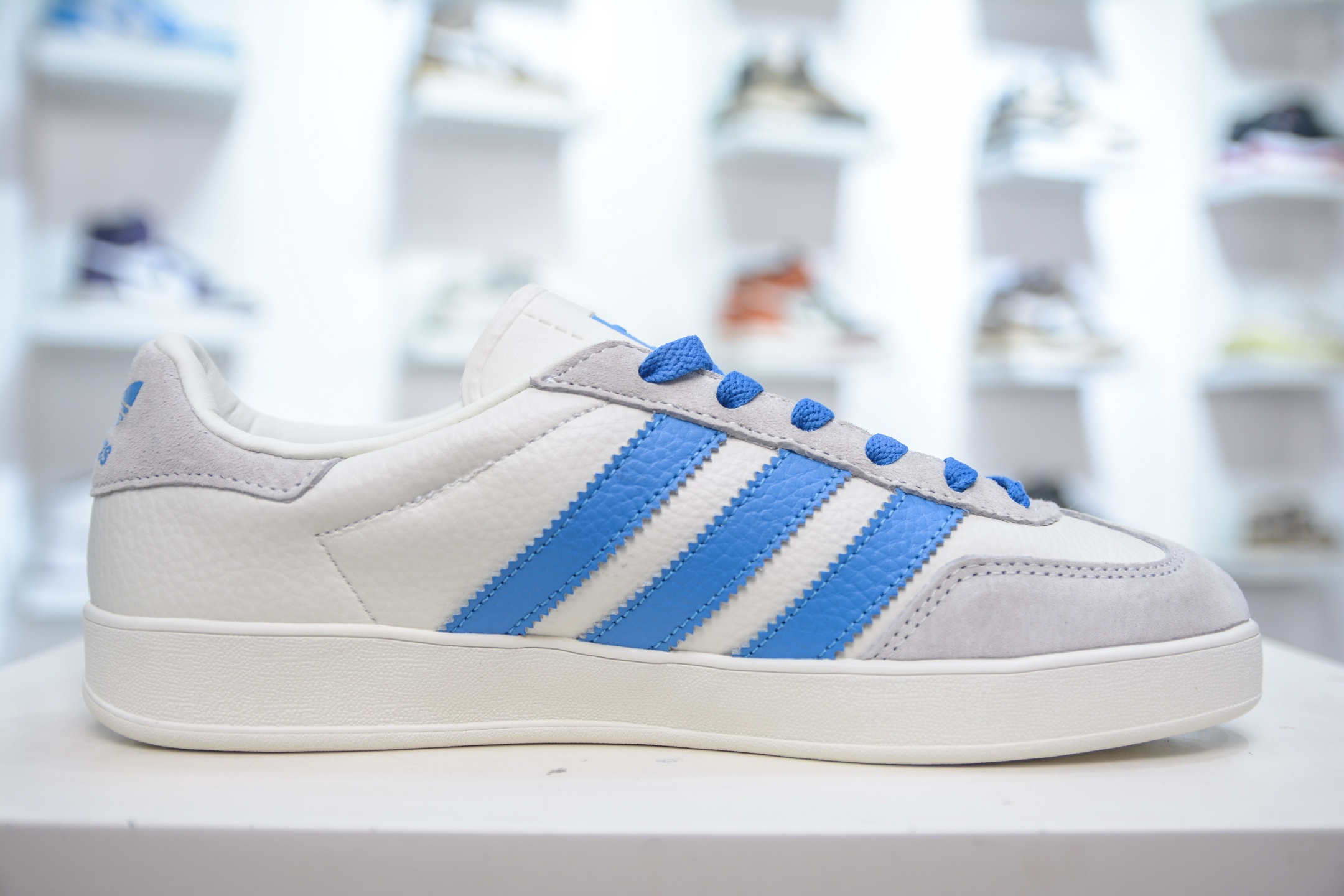 adidas Originals Gazelle INdoor x Louis Vuitton 三叶草休闲防滑耐磨低帮板鞋 DD6605