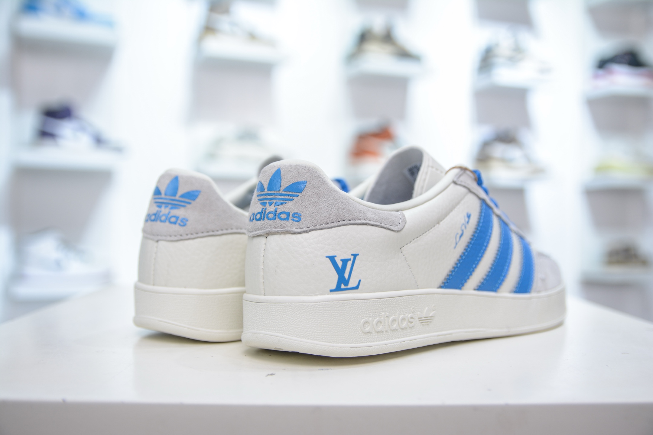 adidas Originals Gazelle INdoor x Louis Vuitton 三叶草休闲防滑耐磨低帮板鞋 DD6605