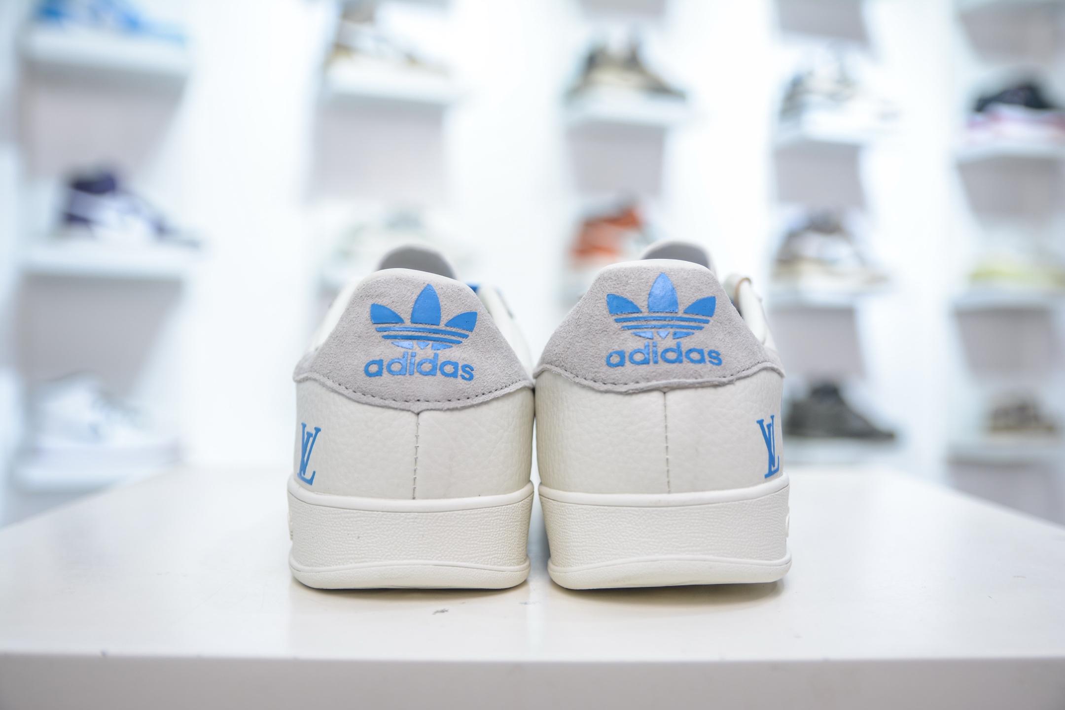 adidas Originals Gazelle INdoor x Louis Vuitton 三叶草休闲防滑耐磨低帮板鞋 DD6605