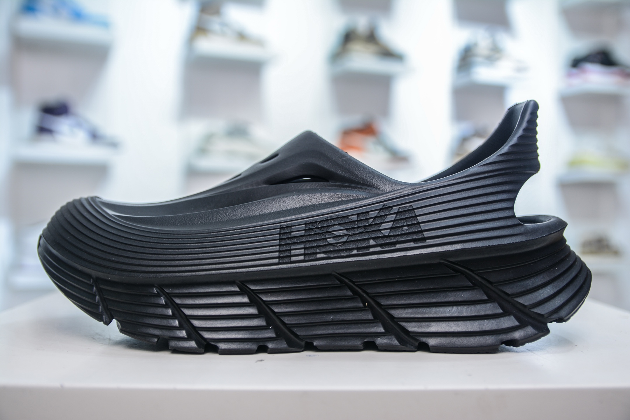 HK纯原 Hoka 一脚蹬 包头洞洞鞋 户外缓震拖鞋流线型融合极简美学