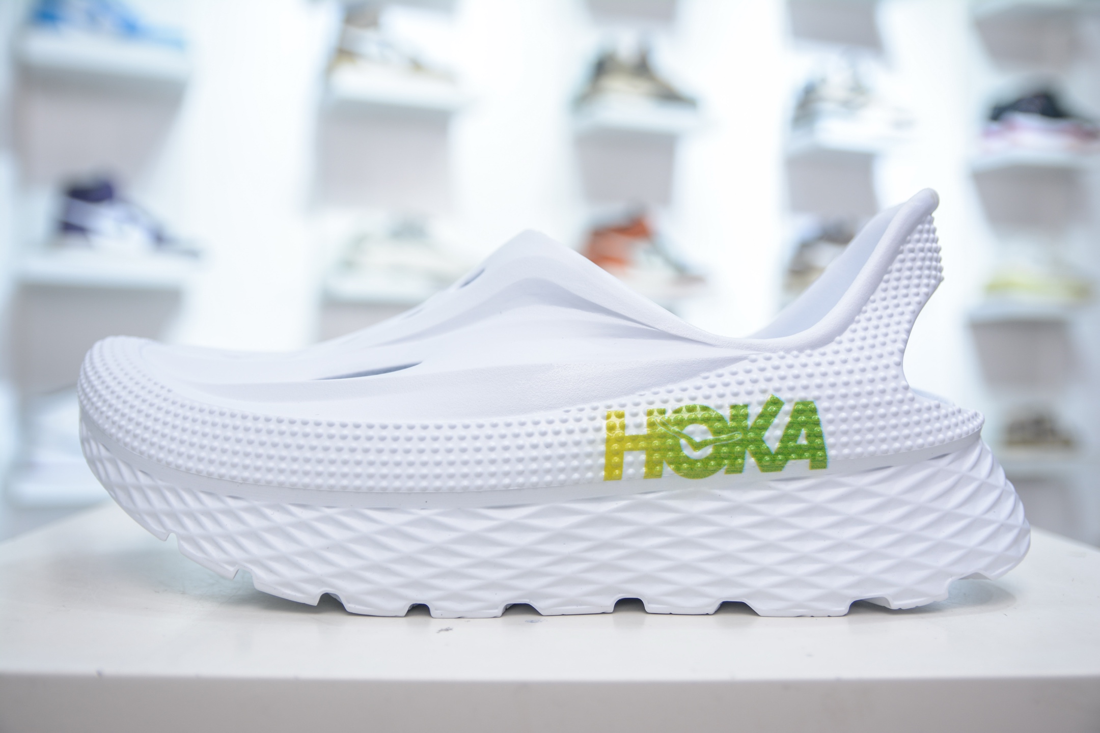 HK纯原 Hoka 一脚蹬 包头洞洞鞋 户外缓震拖鞋流线型融合极简美学