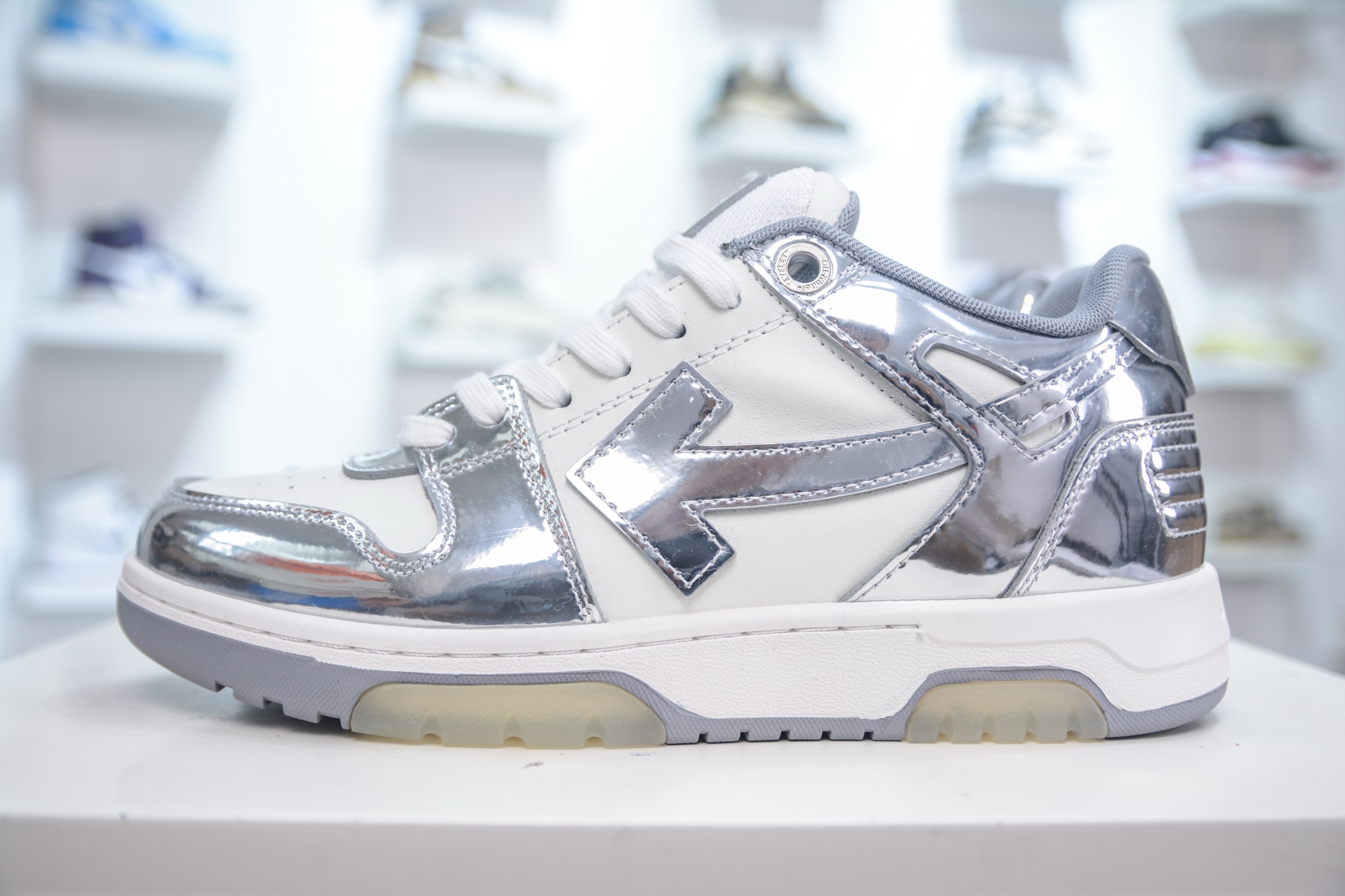 X版 Off-White Out of Office 低帮时尚板鞋液态银