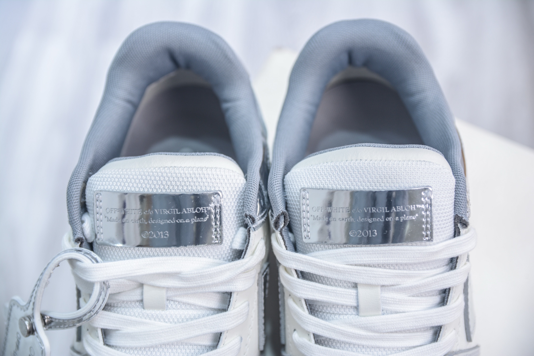 X版 Off-White Out of Office 低帮时尚板鞋液态银