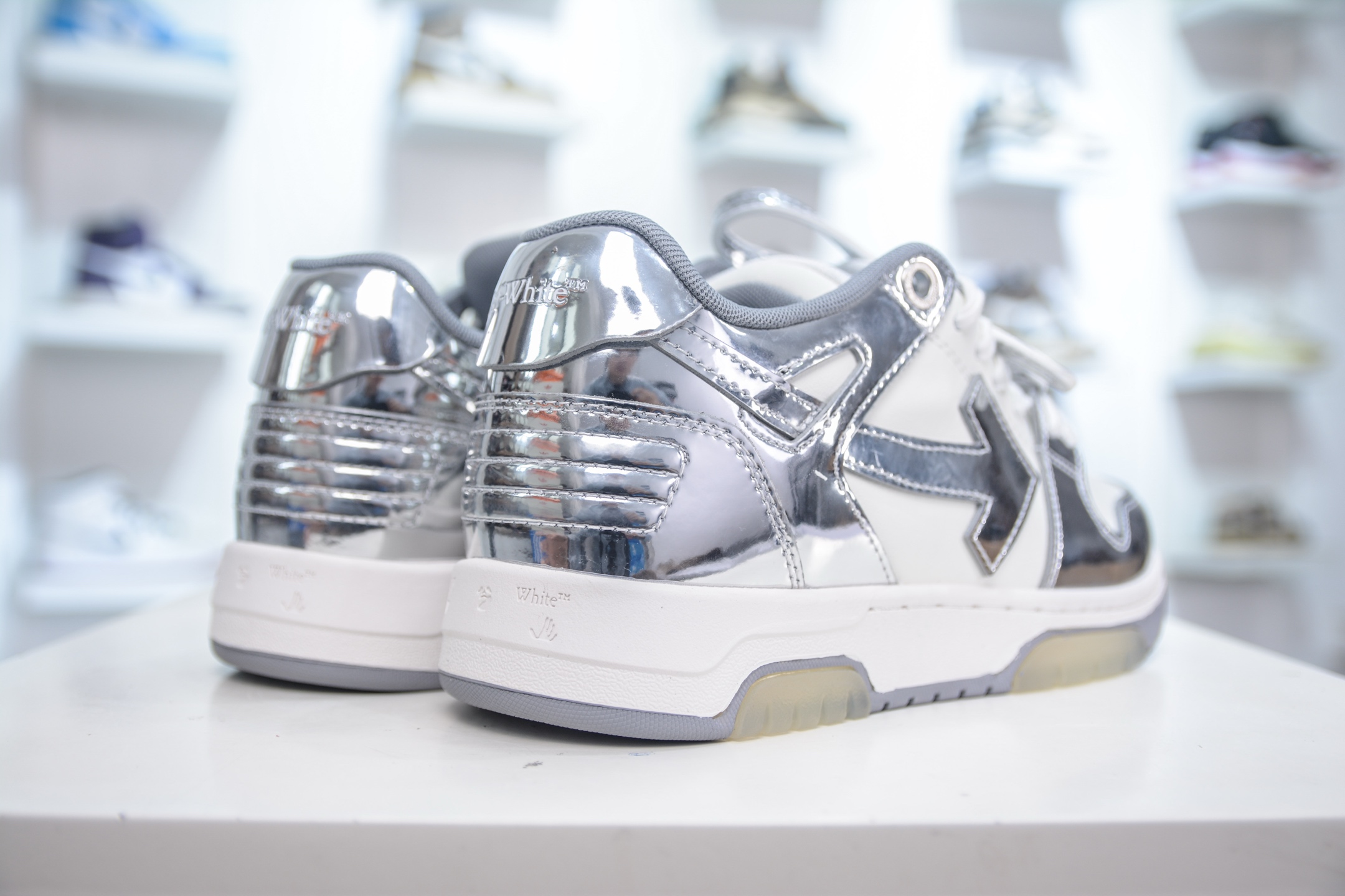 X版 Off-White Out of Office 低帮时尚板鞋液态银