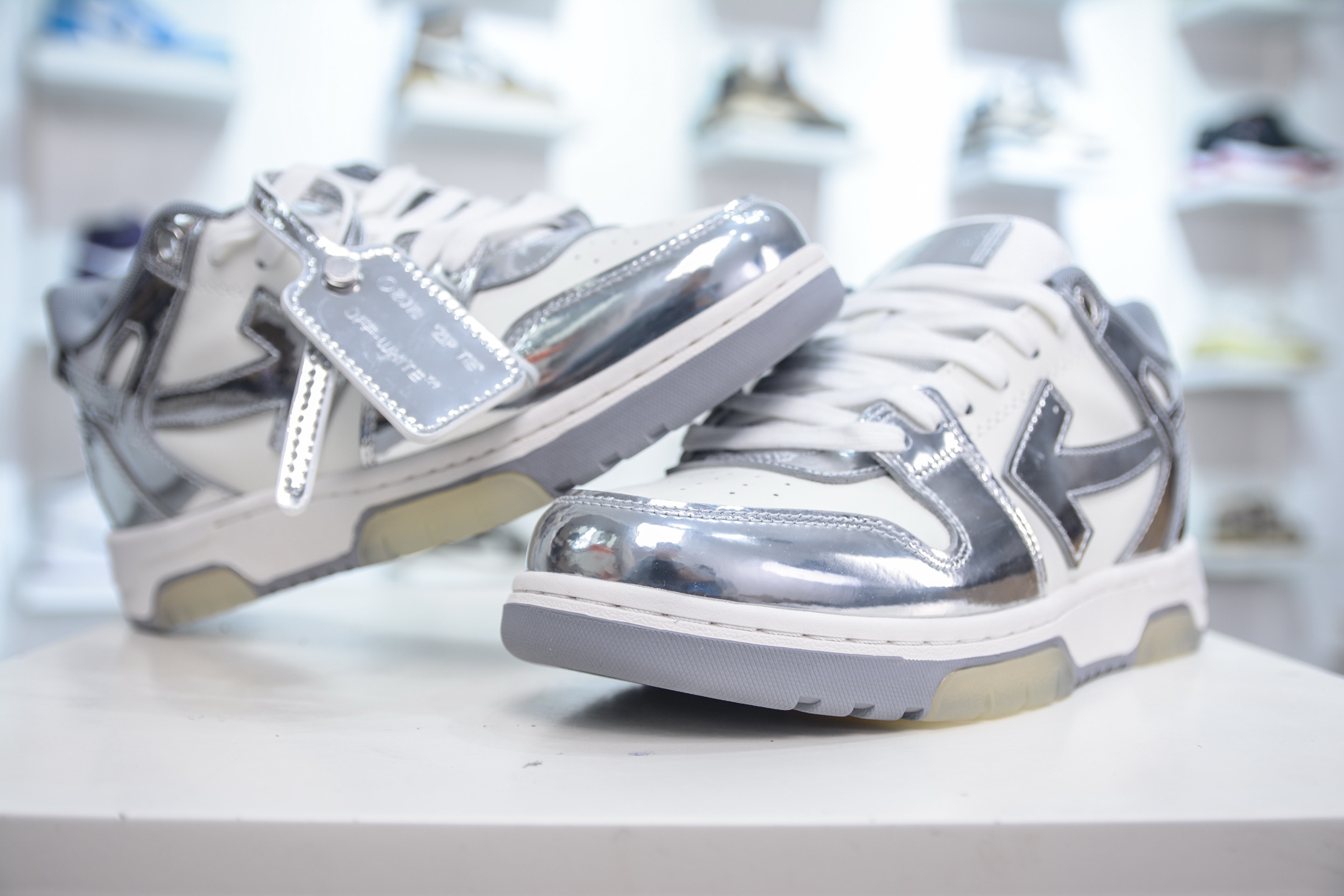 X版 Off-White Out of Office 低帮时尚板鞋液态银