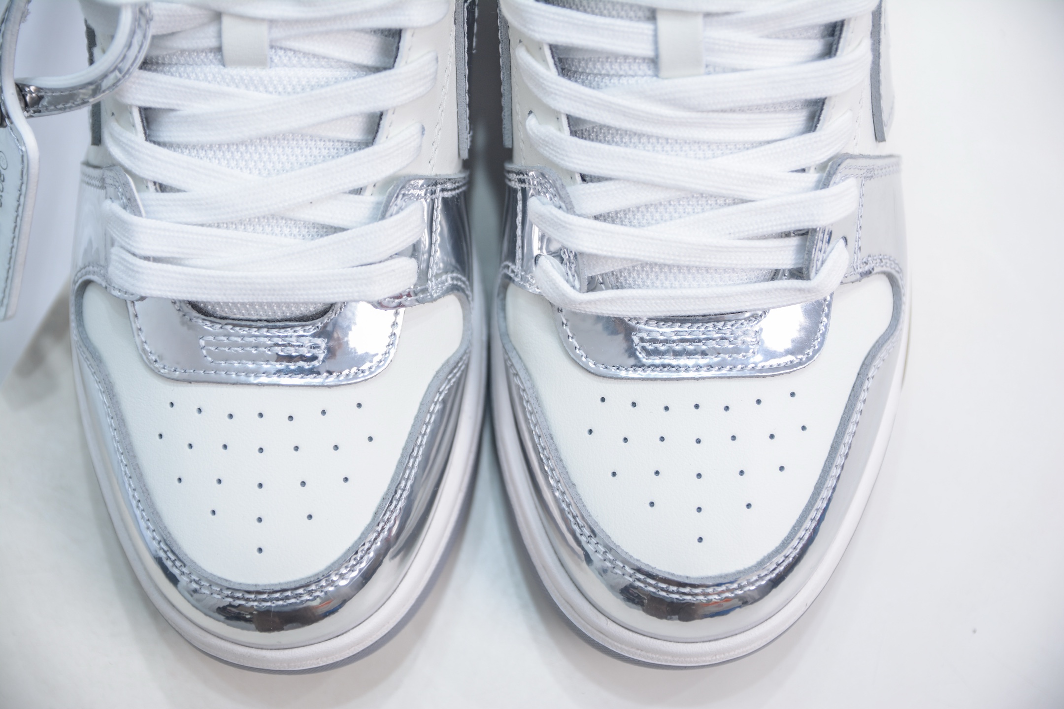 X版 Off-White Out of Office 低帮时尚板鞋液态银