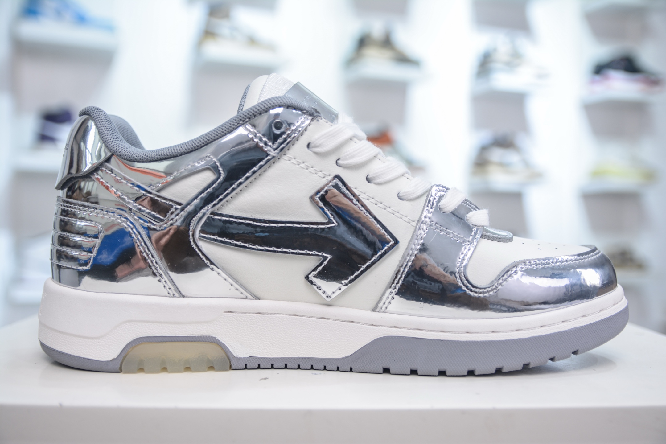 X版 Off-White Out of Office 低帮时尚板鞋液态银