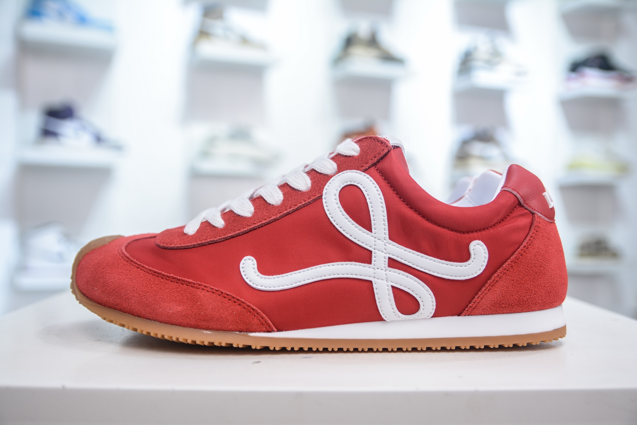 X版 LOEWE罗意威 Ballet Runner 2.0小牛皮 圆头系带 低帮 生活休闲鞋