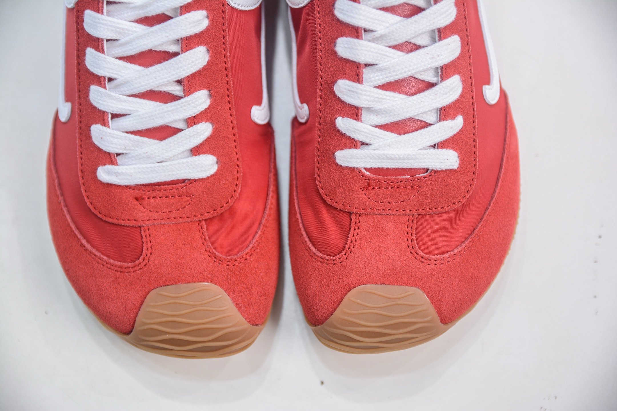 X版 LOEWE罗意威 Ballet Runner 2.0小牛皮 圆头系带 低帮 生活休闲鞋