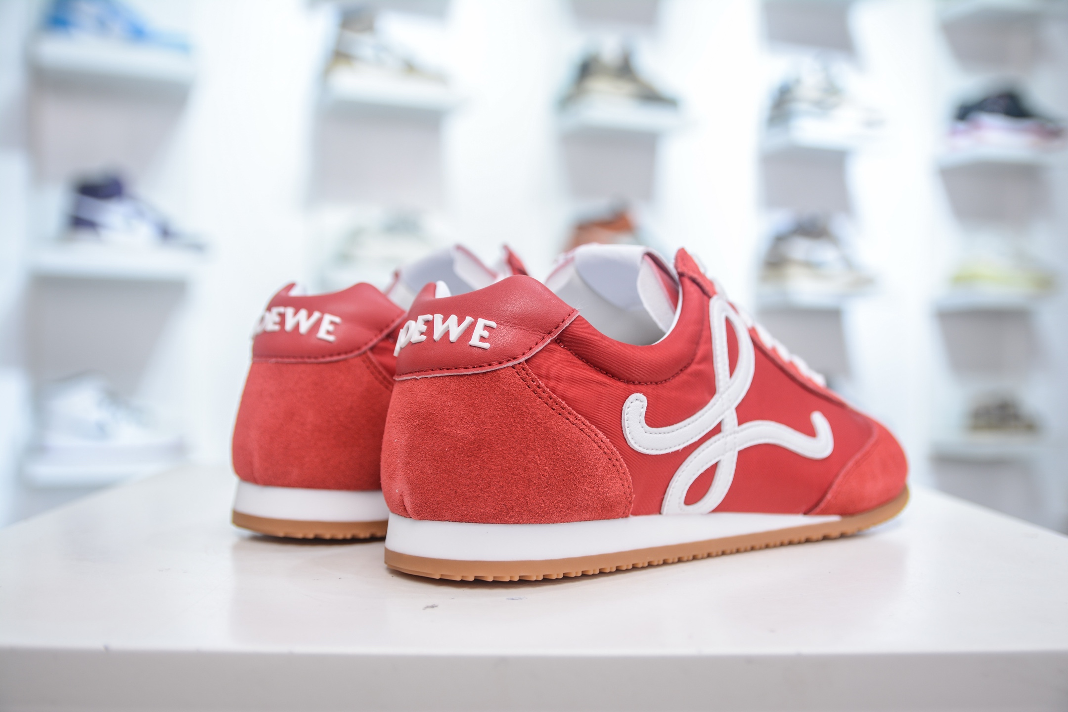 X版 LOEWE罗意威 Ballet Runner 2.0小牛皮 圆头系带 低帮 生活休闲鞋