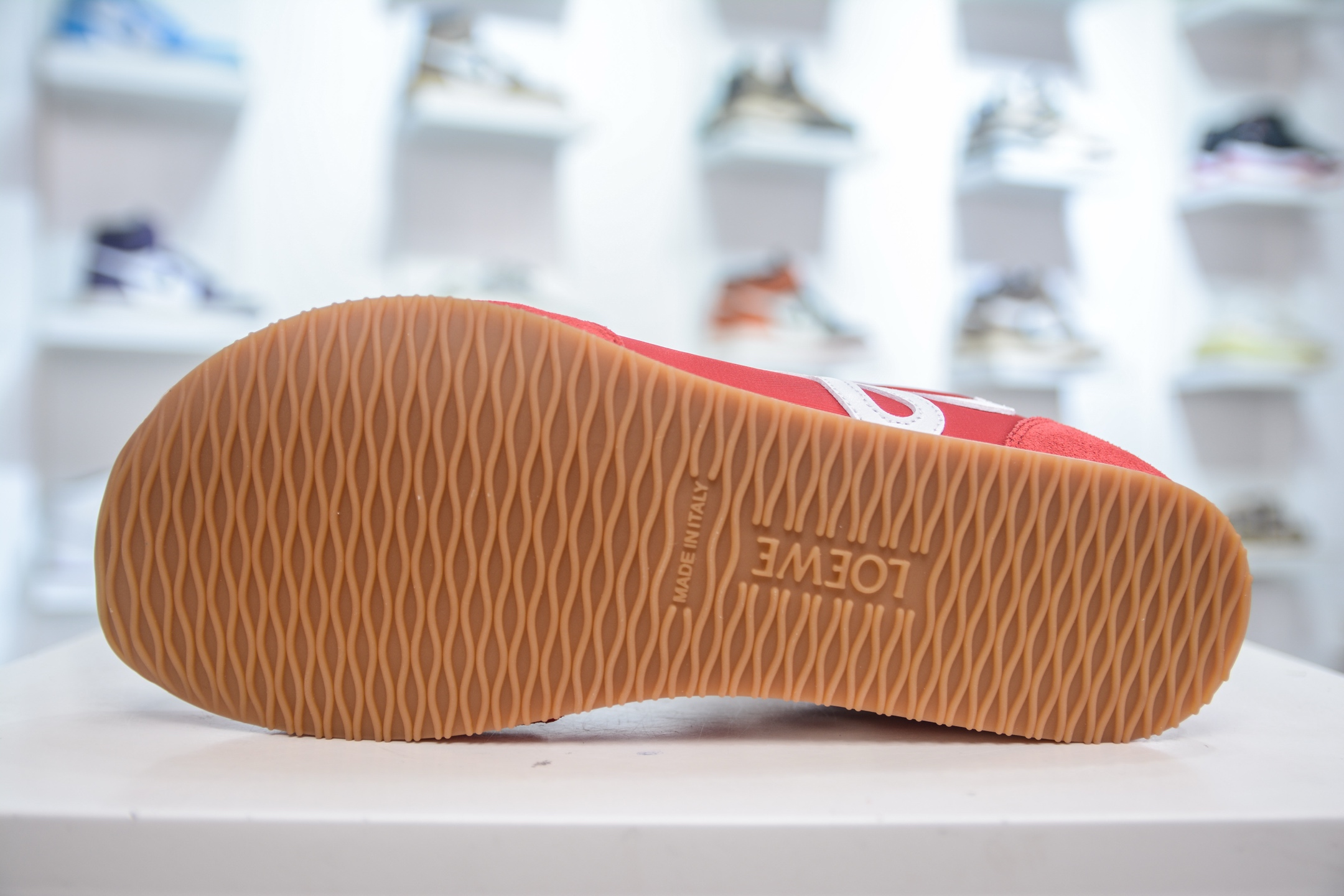 X版 LOEWE罗意威 Ballet Runner 2.0小牛皮 圆头系带 低帮 生活休闲鞋