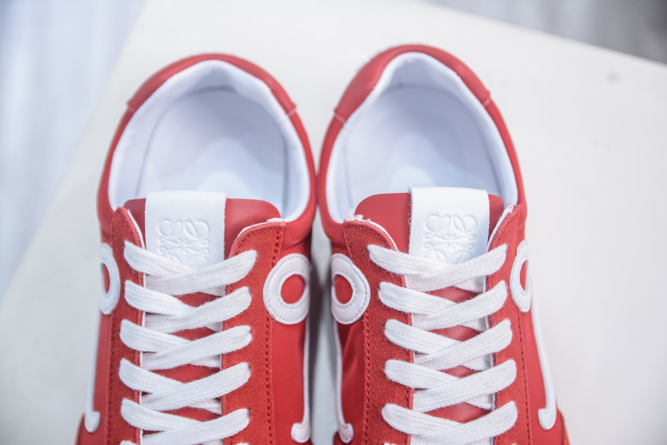 X版 LOEWE罗意威 Ballet Runner 2.0小牛皮 圆头系带 低帮 生活休闲鞋