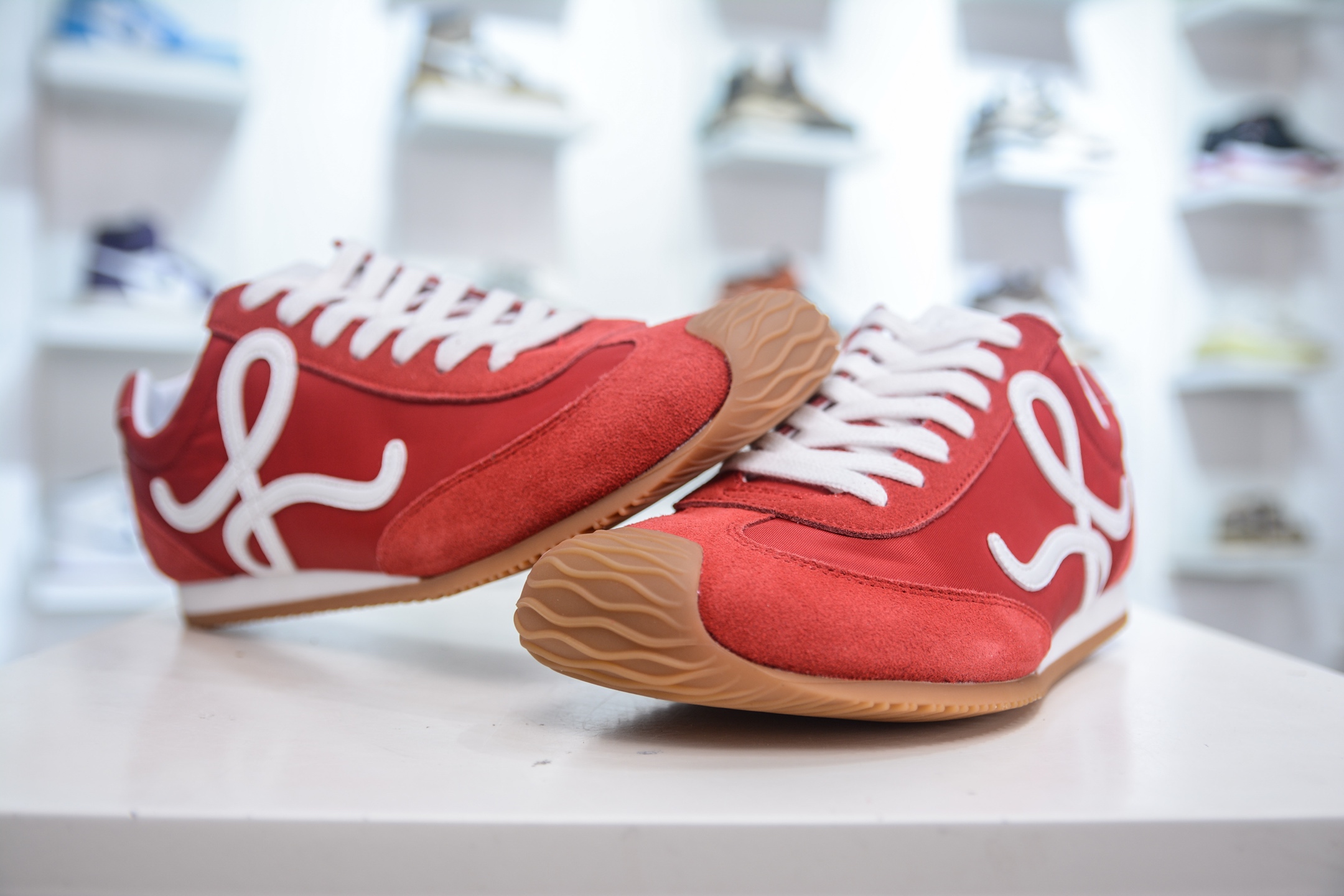 X版 LOEWE罗意威 Ballet Runner 2.0小牛皮 圆头系带 低帮 生活休闲鞋