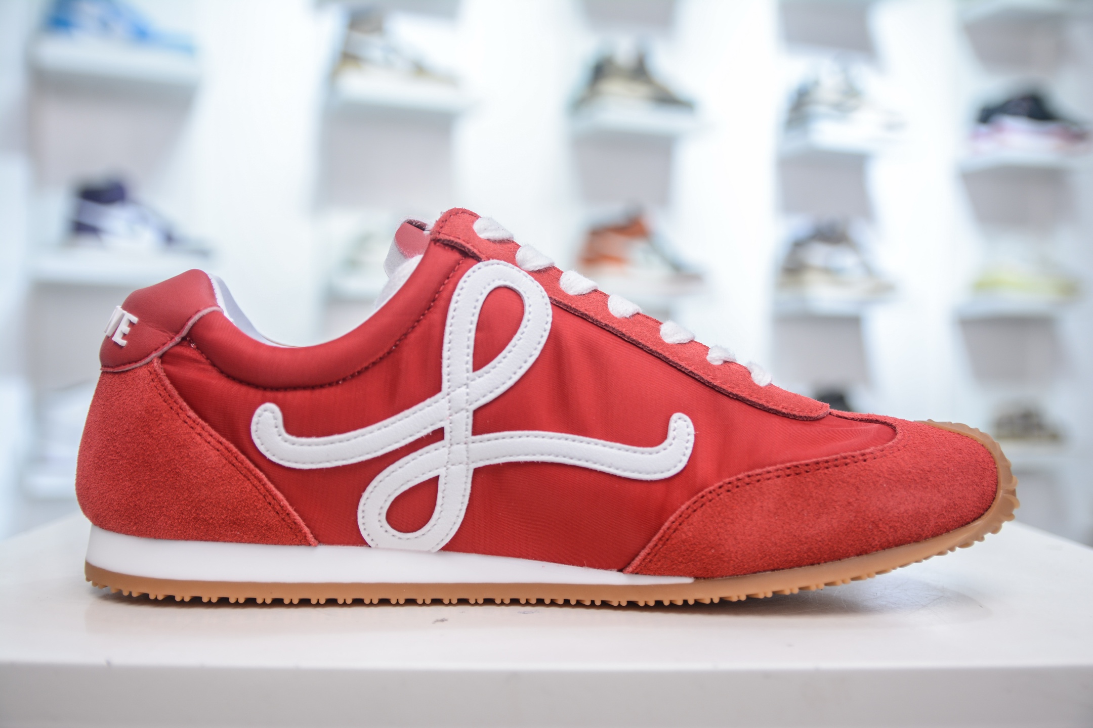 X版 LOEWE罗意威 Ballet Runner 2.0小牛皮 圆头系带 低帮 生活休闲鞋