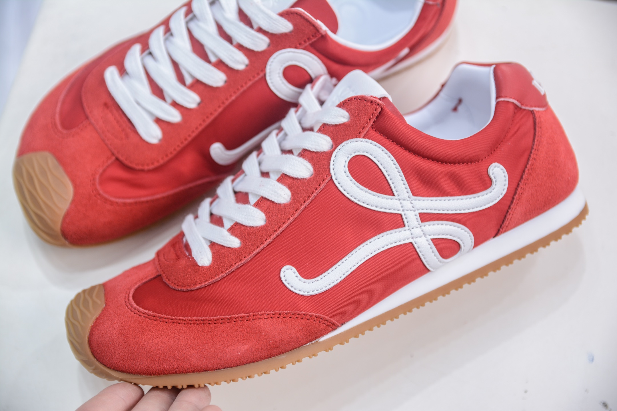 X版 LOEWE罗意威 Ballet Runner 2.0小牛皮 圆头系带 低帮 生活休闲鞋