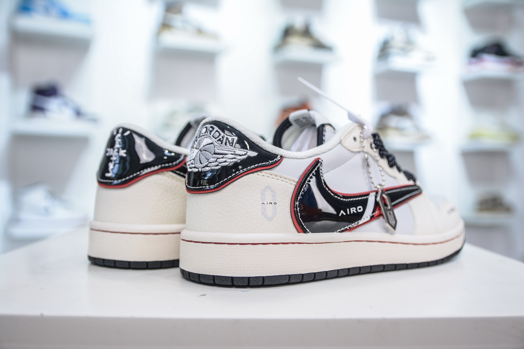 TS x Air Jordan AJ1 Low x 问界M9 倒钩低帮联名问界M9-米蓝红  FC1688-238