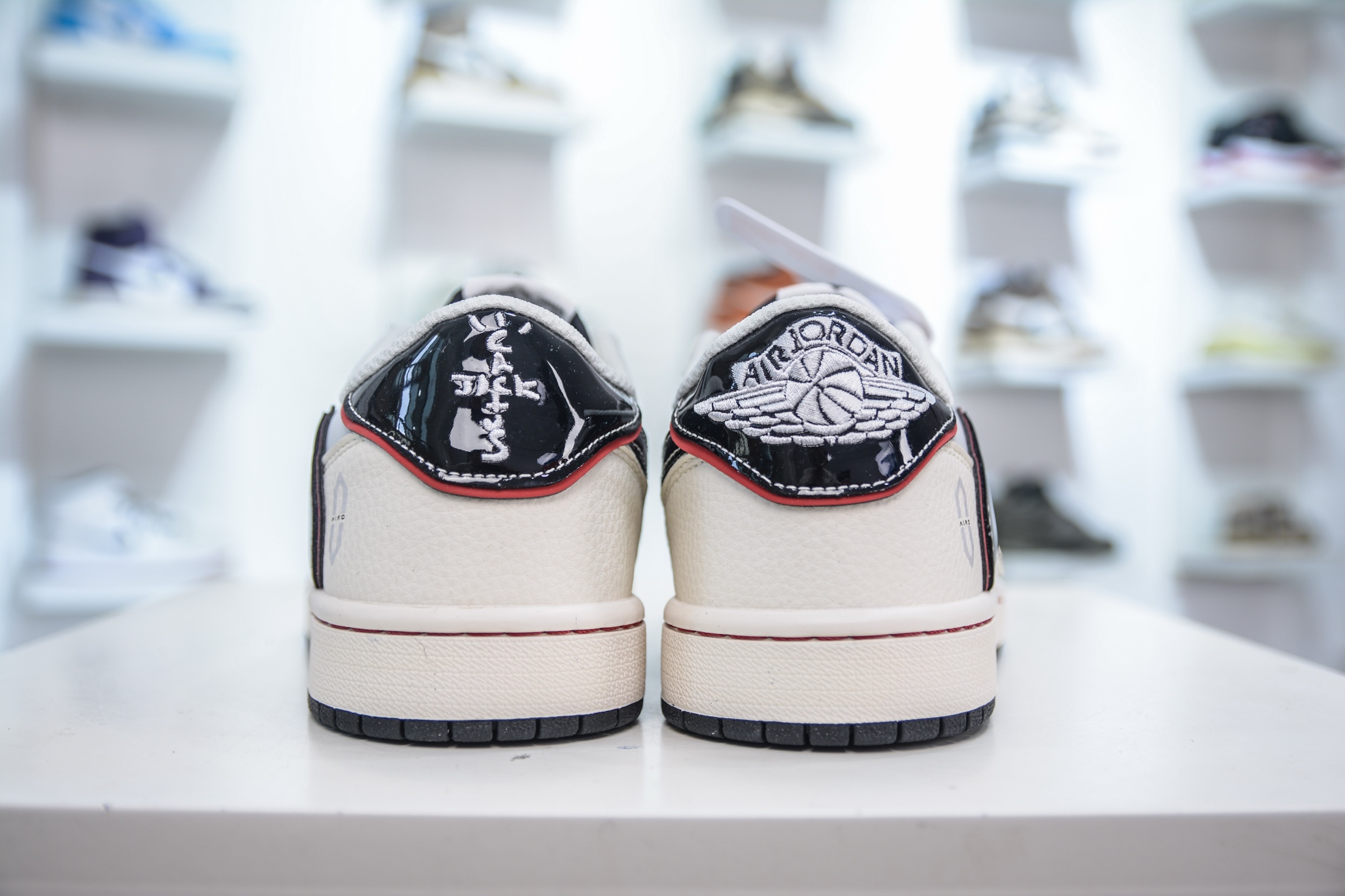 TS x Air Jordan AJ1 Low x 问界M9 倒钩低帮联名问界M9-米蓝红  FC1688-238