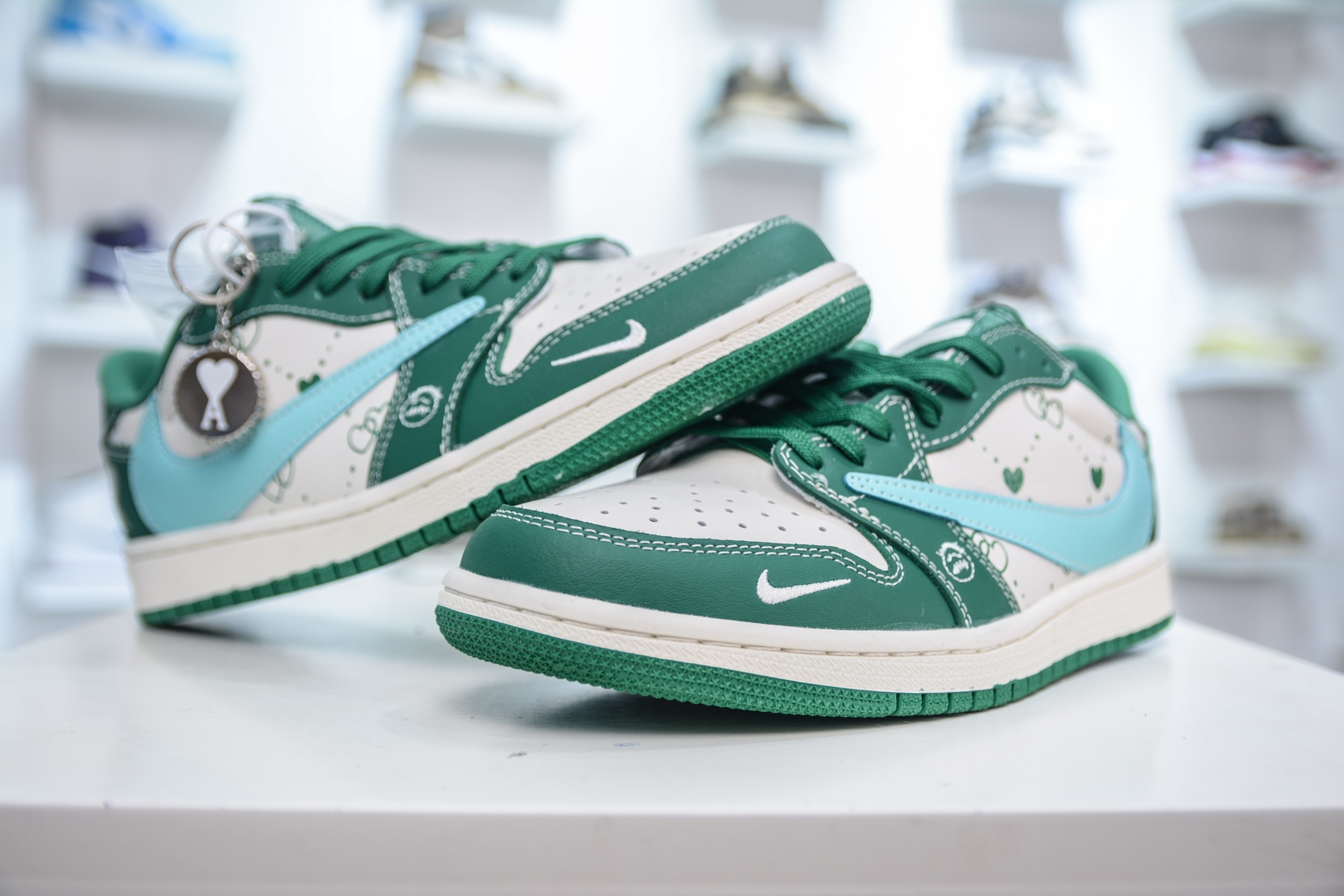 TS x Air Jordan AJ1 Low 倒钩低帮艾米联名-米绿爱心 LD2025-030