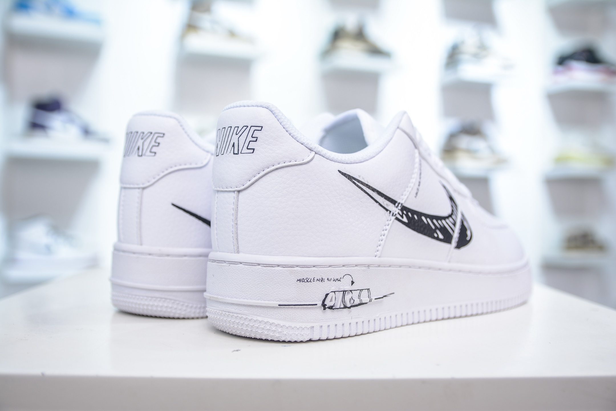 PB版 NK Air Force 1'07 Low 白黑二次元涂鸦 空军一号低帮百搭休闲运动板鞋 CW7581-101