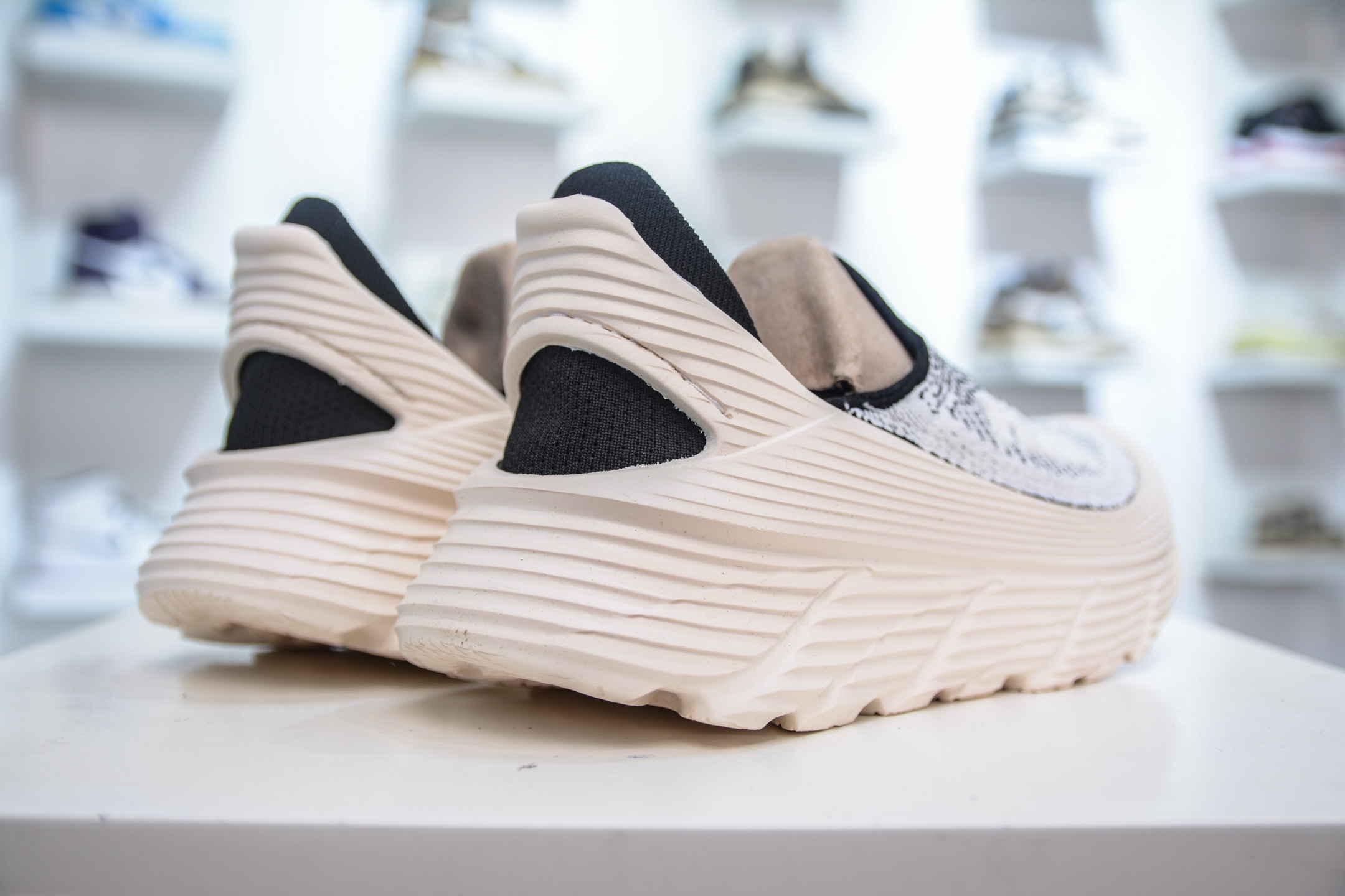 HK纯原 HOKA ONE ONE Restore TC 一脚蹬潮流徒步舒适缓震运动鞋 1134532/BKLB